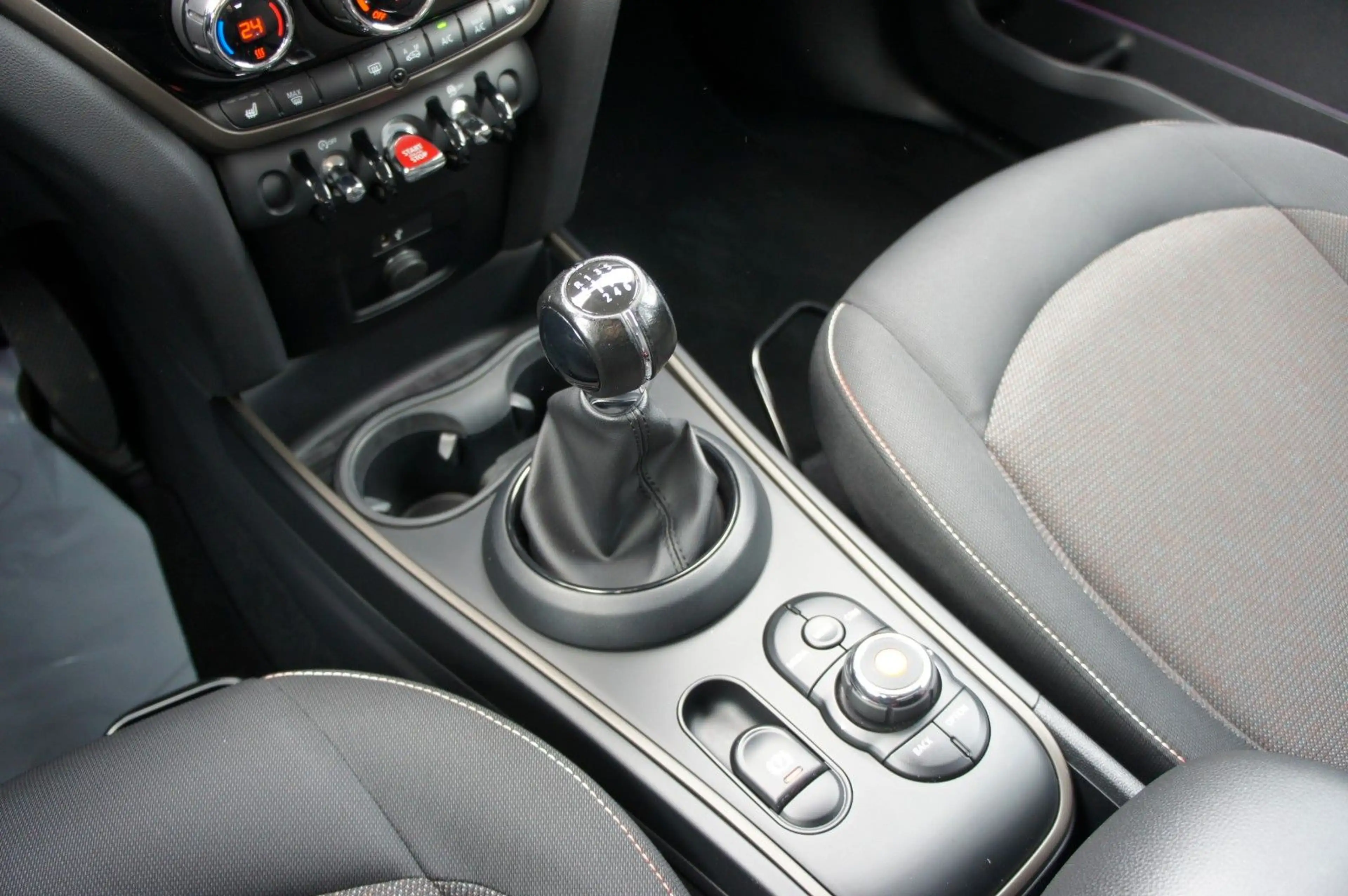 MINI One Countryman 1.5 Ltr. *KLIMA*SHZ*PDC*AHK* — photo 15