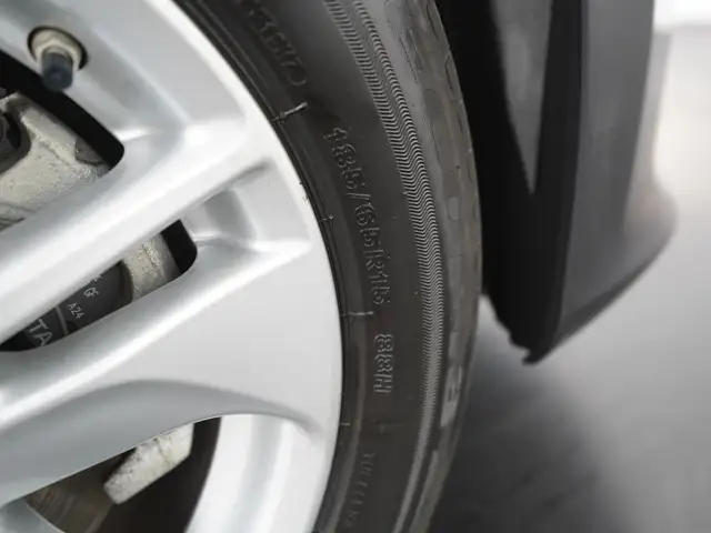 Toyota Yaris view 23