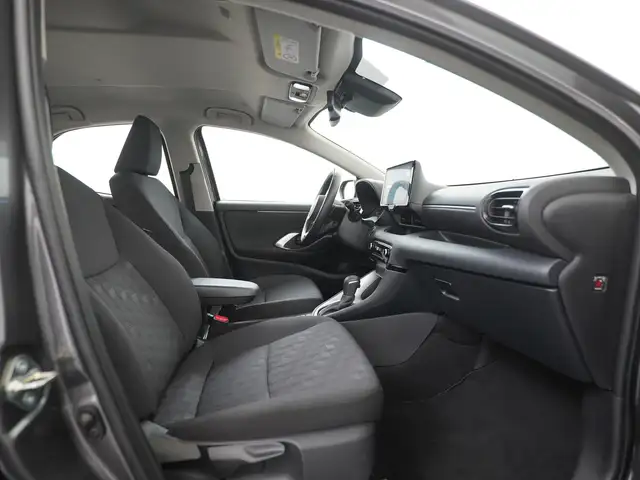 Toyota Yaris view 3