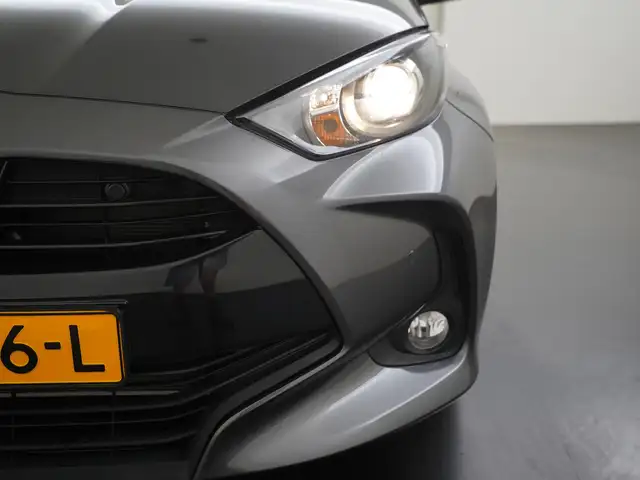 Toyota Yaris view 16
