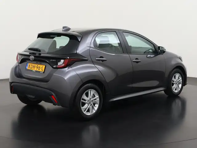 Toyota Yaris view 4