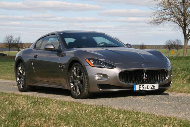 Imagine Maserati GranTurismo GranTurismo S