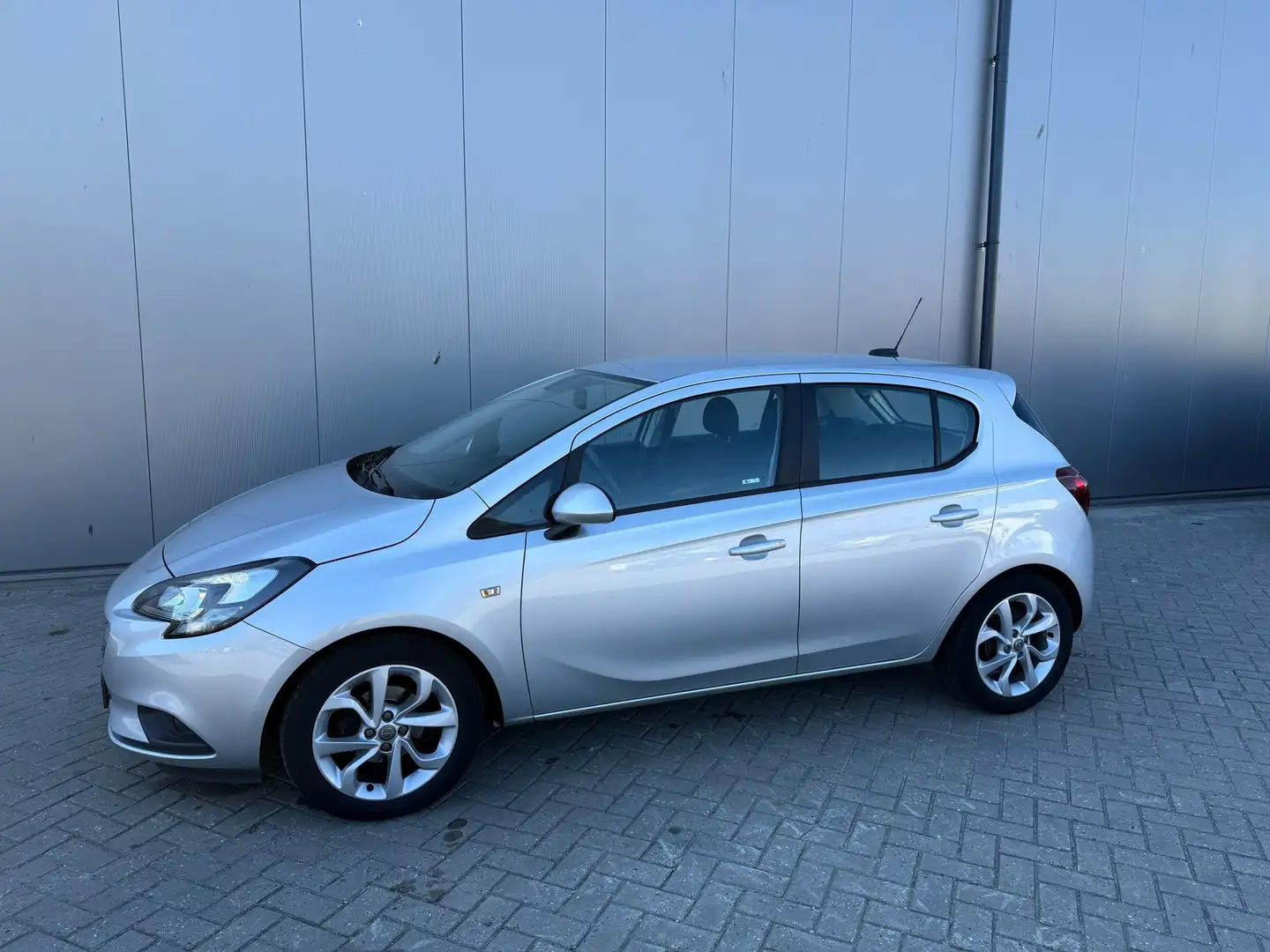 Opel Corsa 1.4 Online Edition Gris - 2