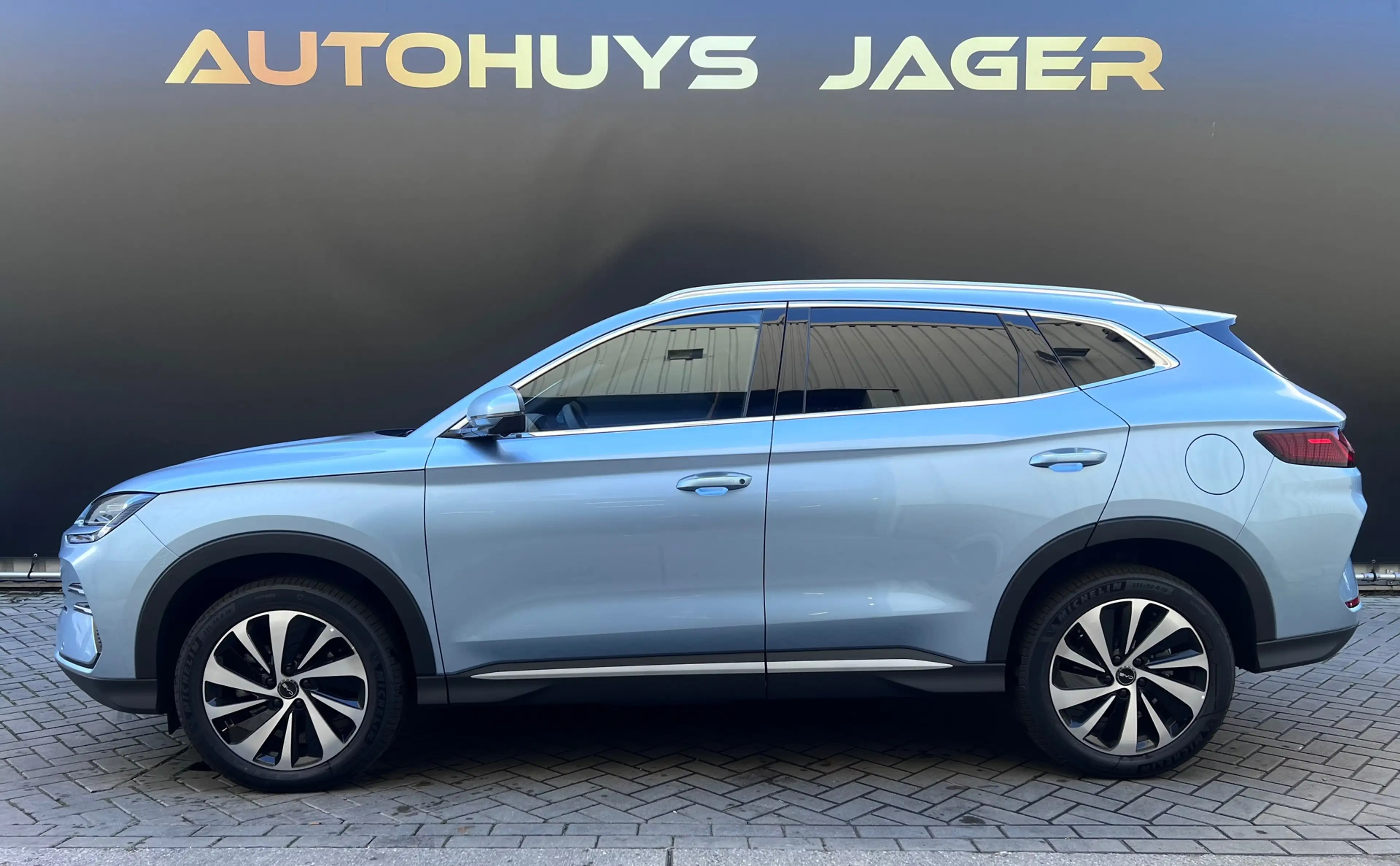 BYD Seal U 1.5 T DM-i AWD Design - Longe Range Pano HUD Venti — photo 2