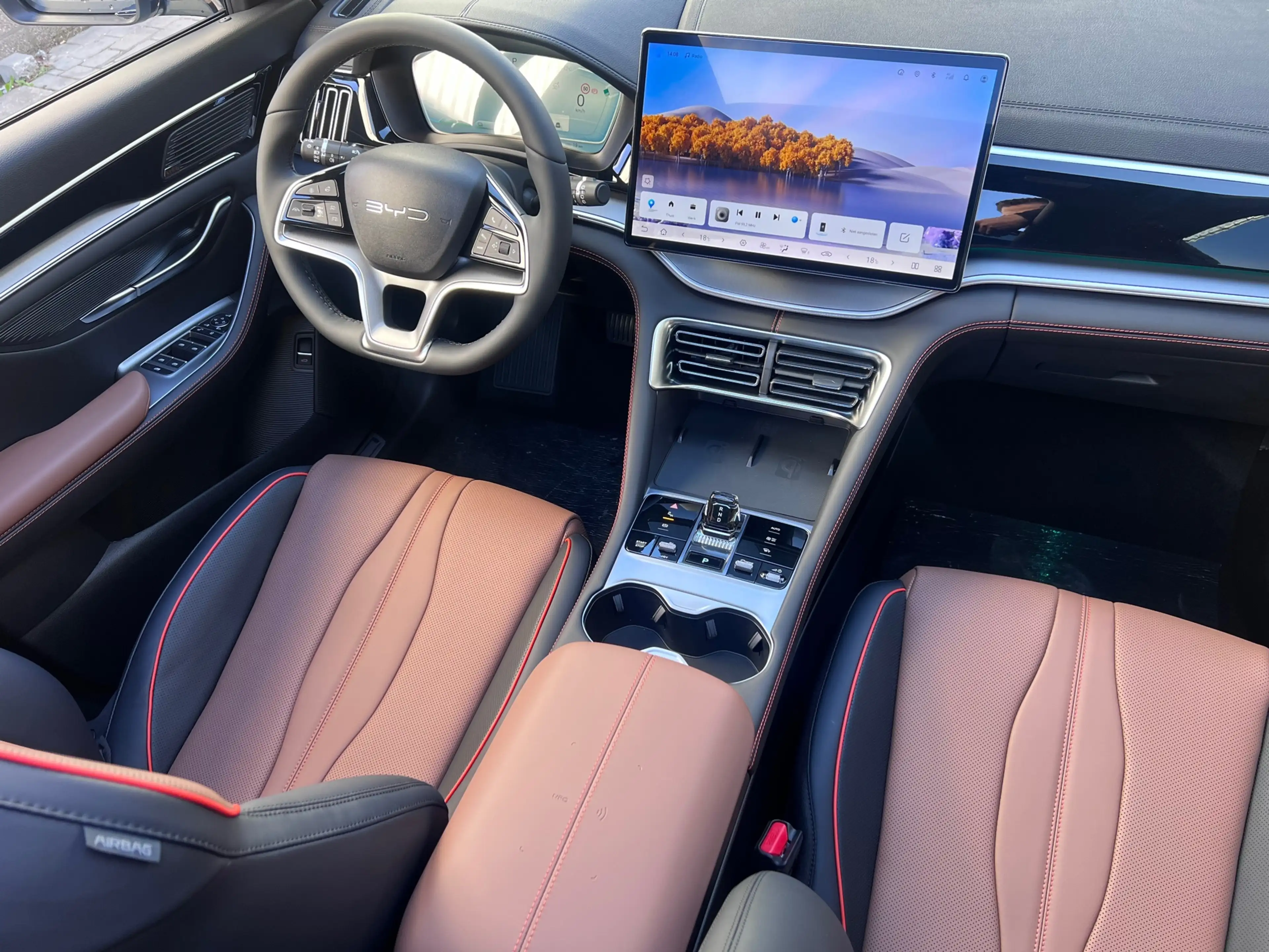 BYD Seal U 1.5 T DM-i AWD Design - Longe Range Pano HUD Venti — photo 3