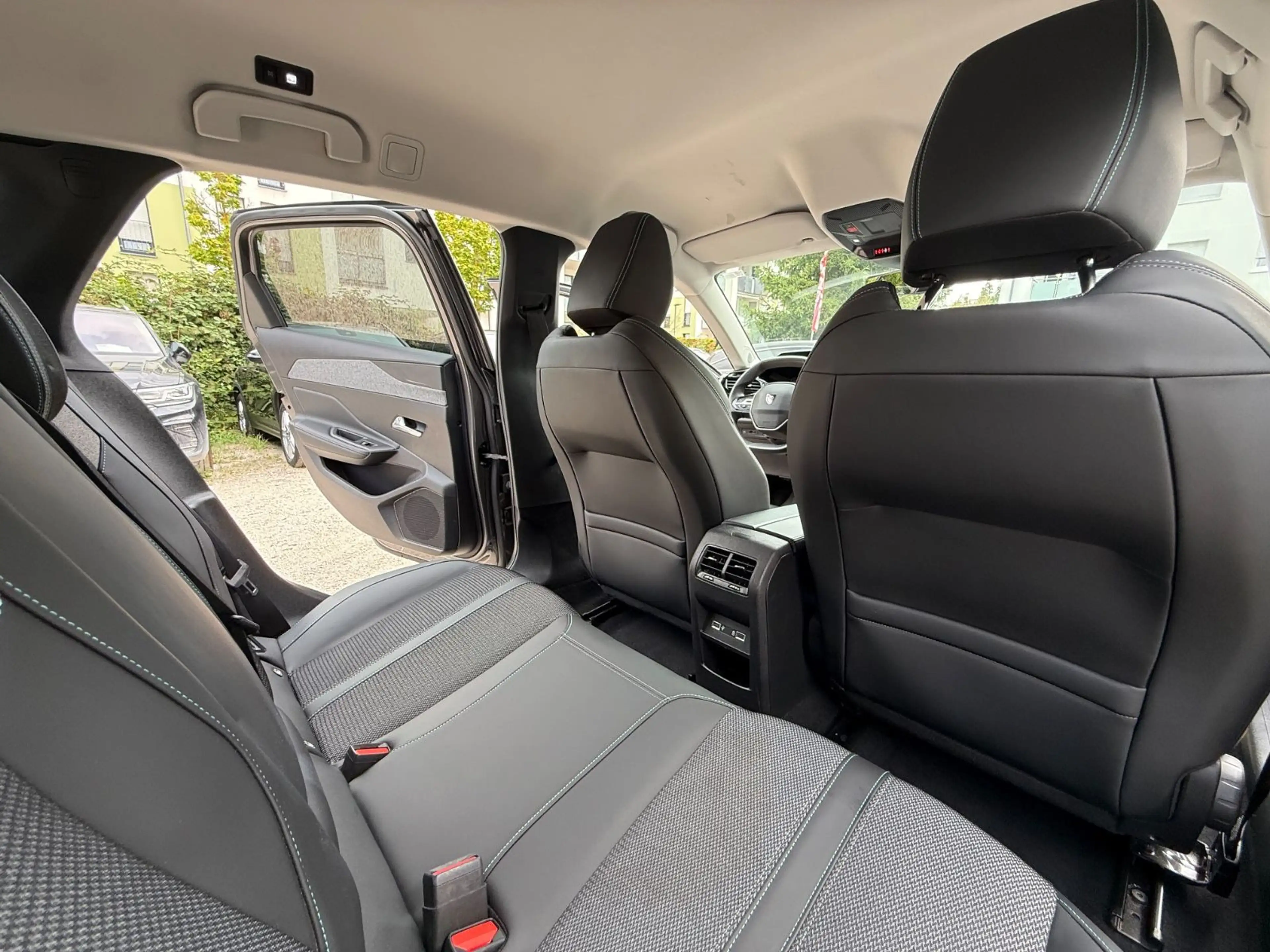 Peugeot 308 SW Allure Pack LED ACC Keyless Memory Kamera — photo 15