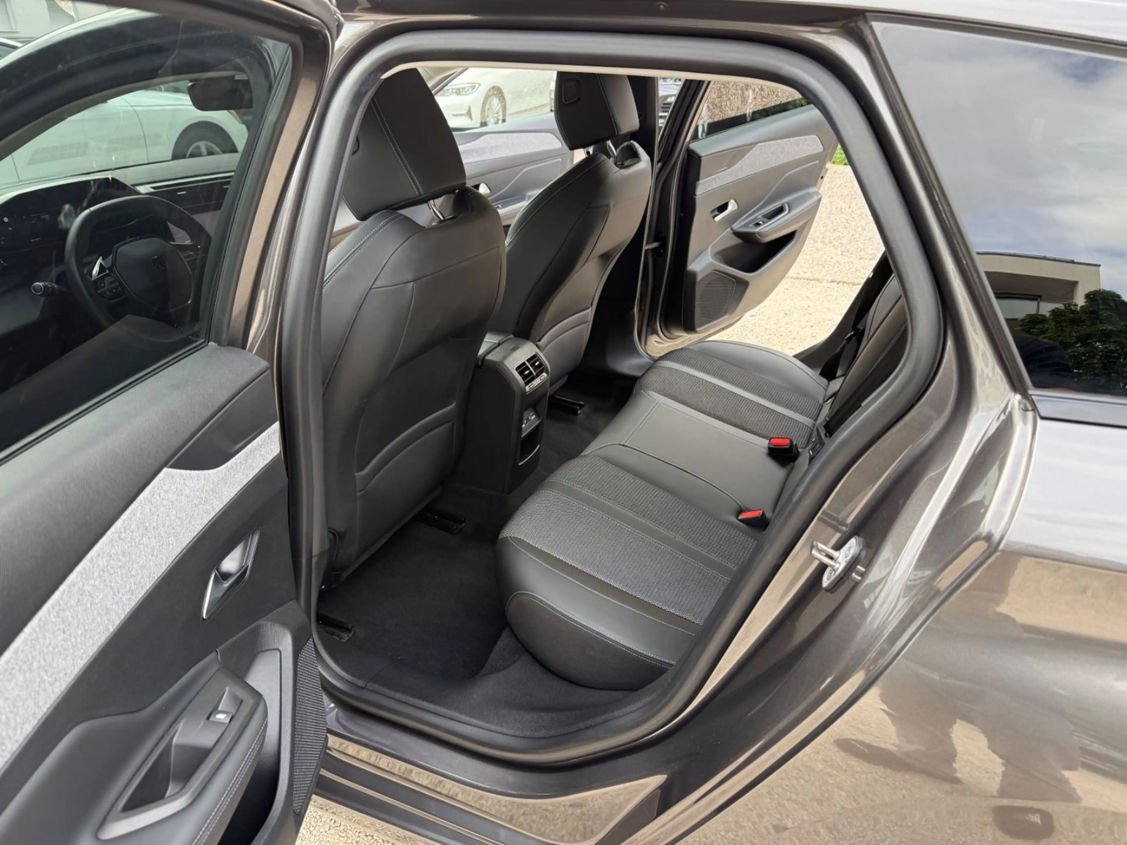 Peugeot 308 SW Allure Pack LED ACC Keyless Memory Kamera — photo 14