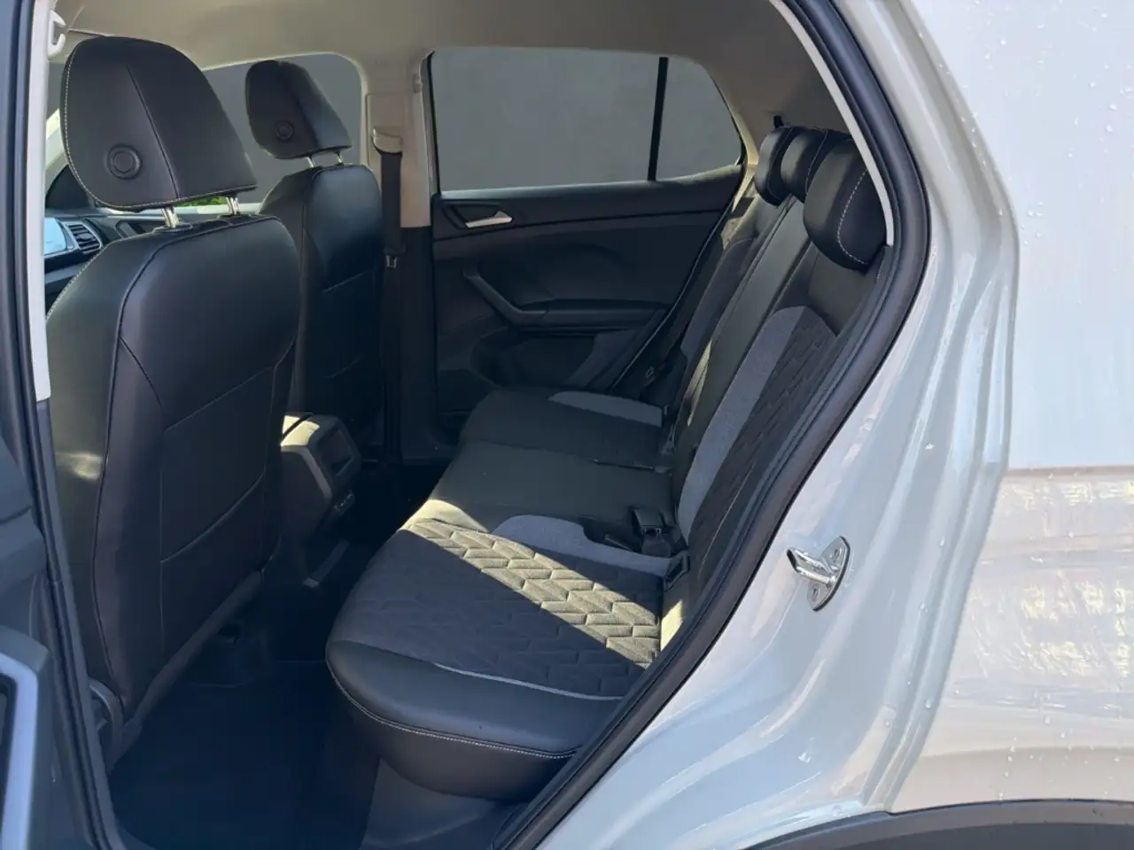 Volkswagen T-Cross 1.0 TSI Energy Ahk.+Sitzhzg+PDC 6