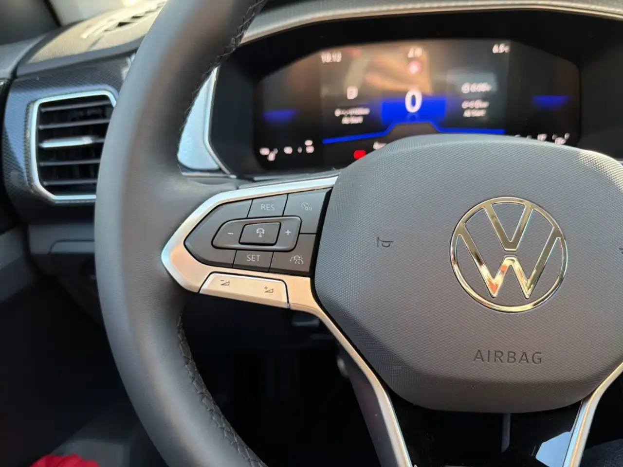 Volkswagen T-Cross 1.0 TSI Energy Ahk.+Sitzhzg+PDC 12