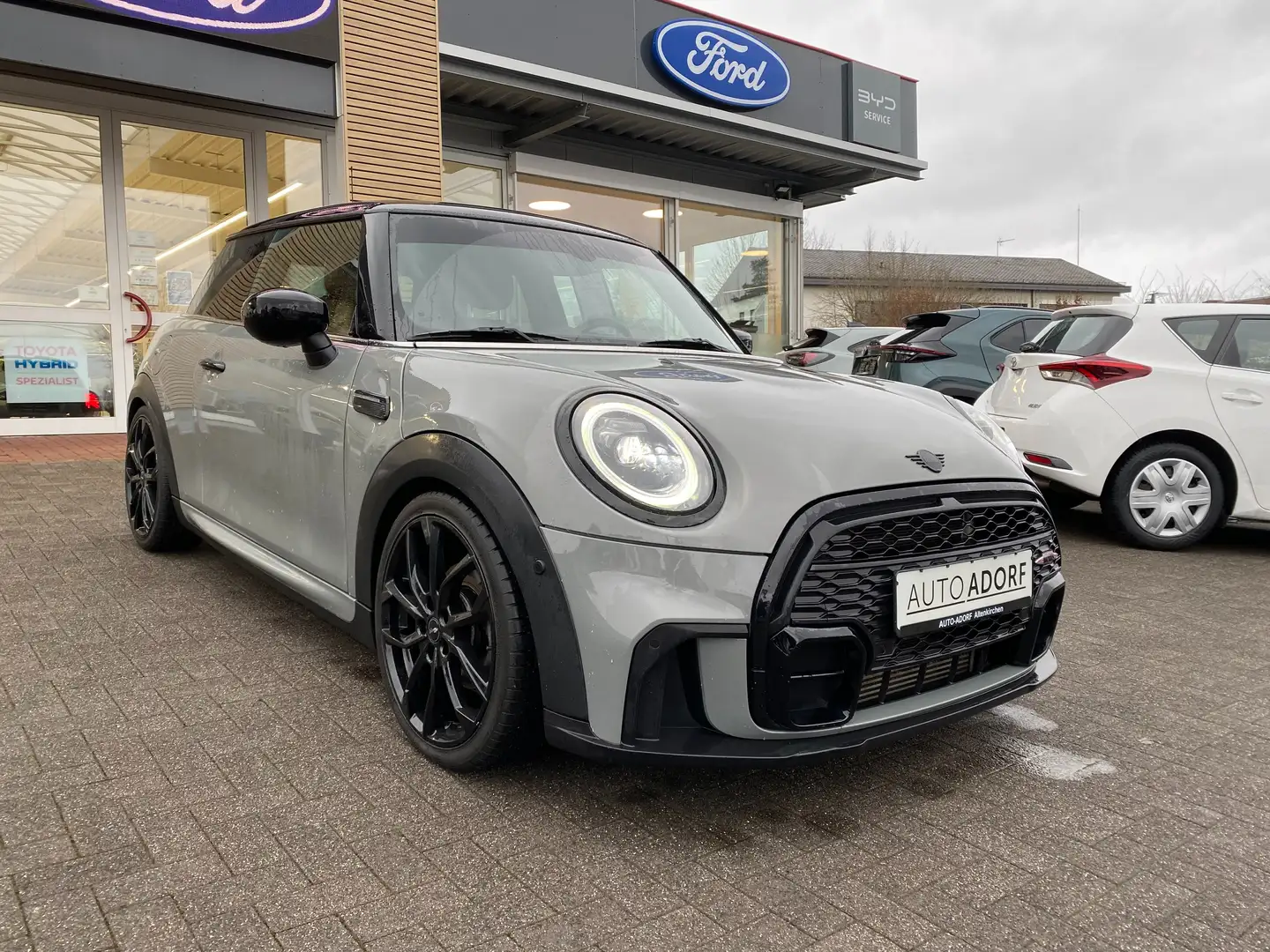 MINI Cooper Mini Cooper John Cooper Works Trim 136 PS Facelift Grau - 2