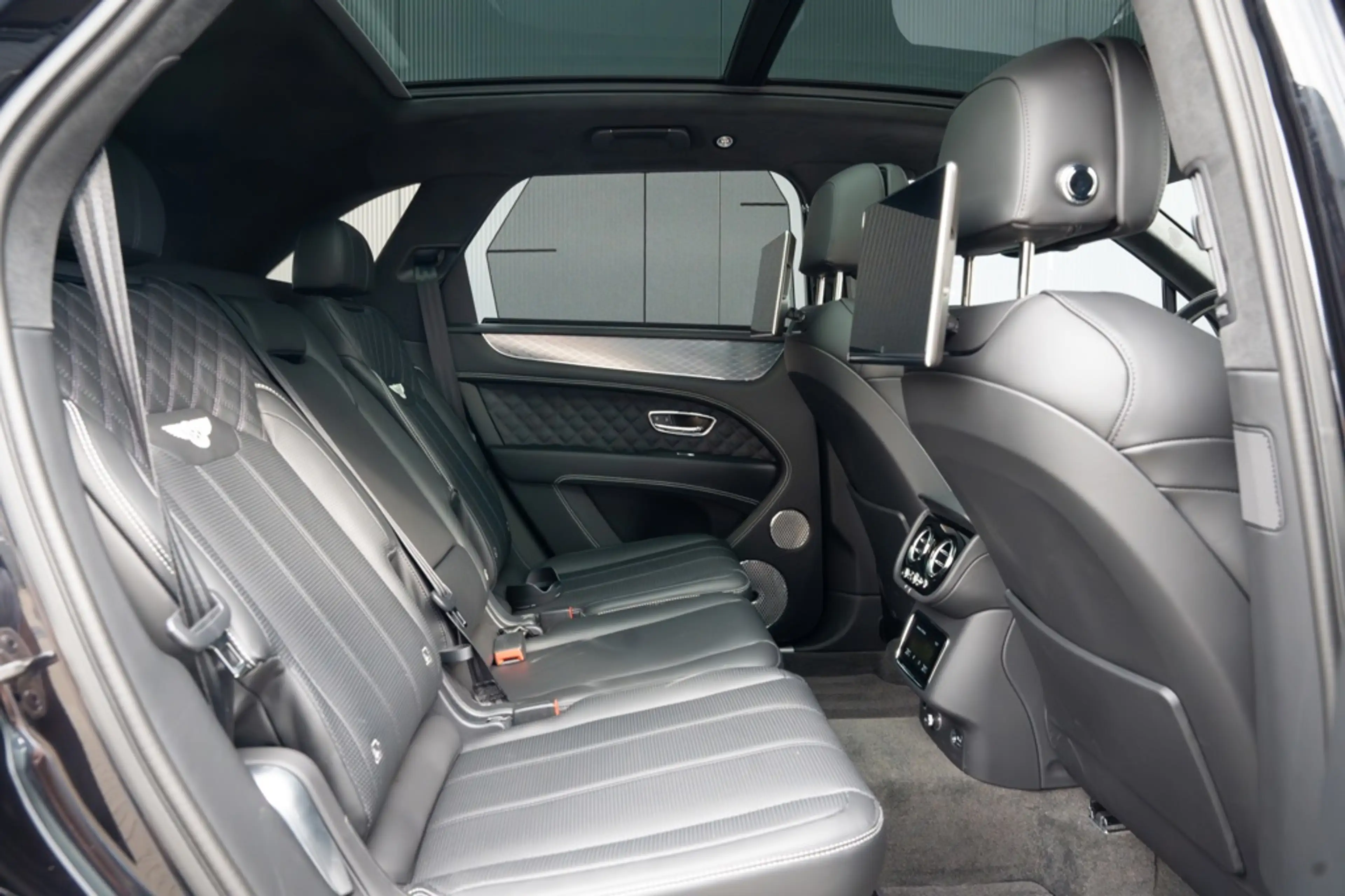 Bentley Bentayga 4.0 V8 Azure — photo 14