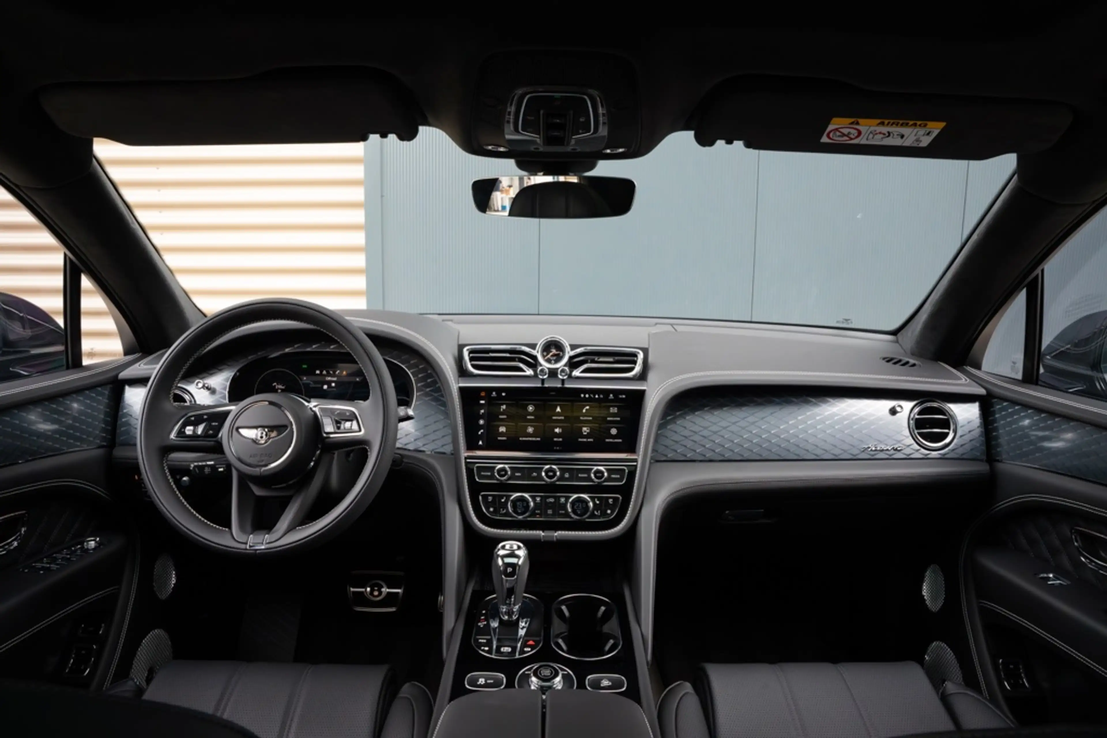 Bentley Bentayga 4.0 V8 Azure — photo 10