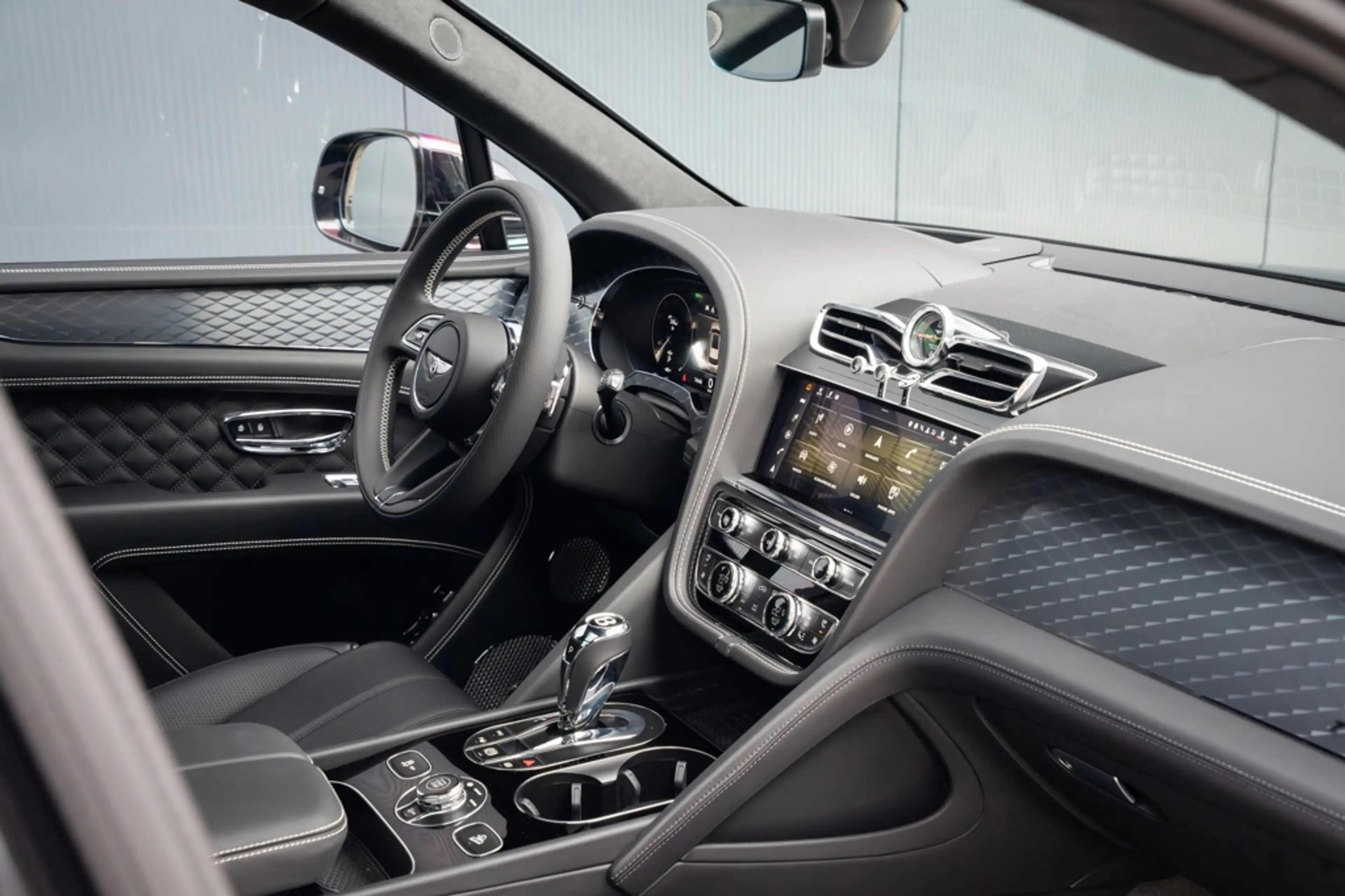 Bentley Bentayga 4.0 V8 Azure — photo 6