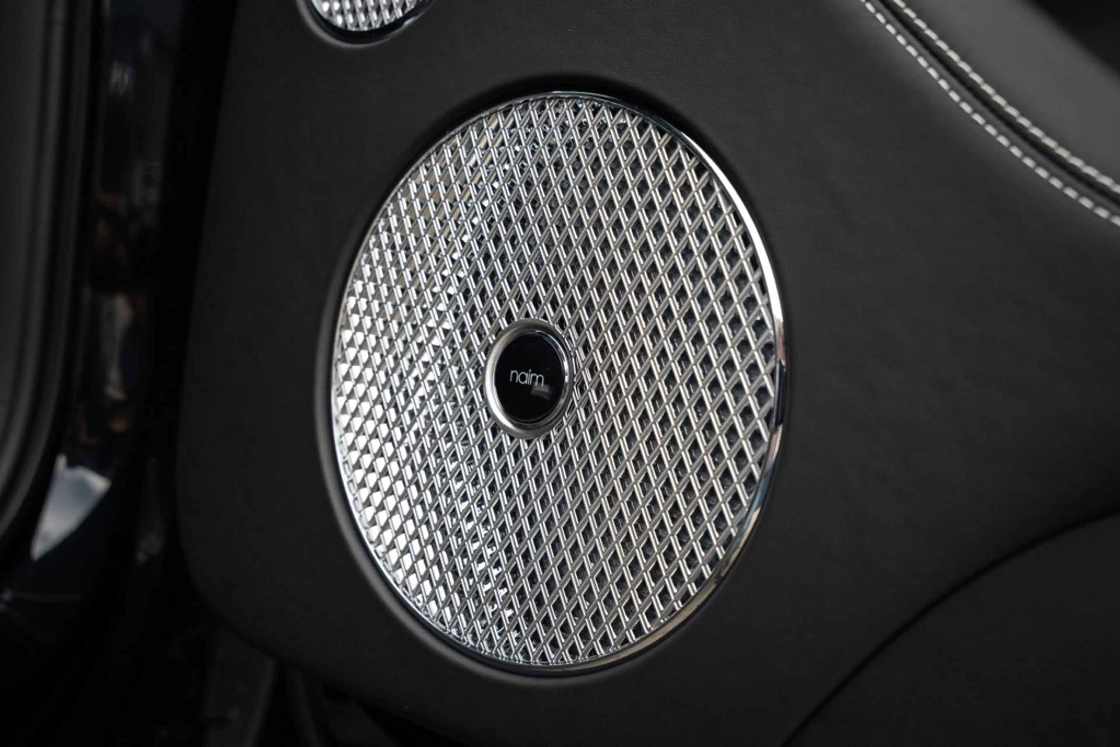 Bentley Bentayga 4.0 V8 Azure — photo 8