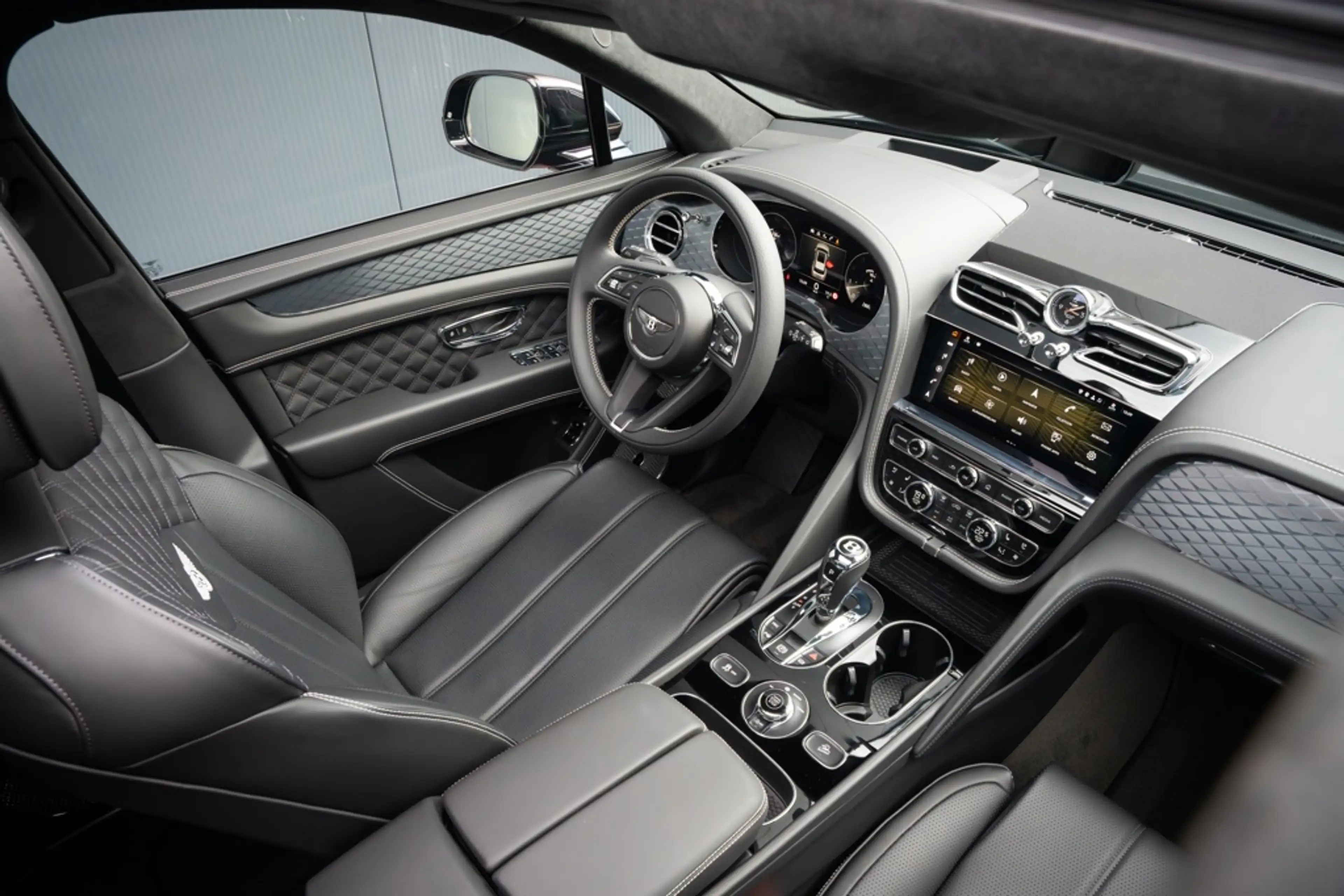Bentley Bentayga 4.0 V8 Azure — photo 12