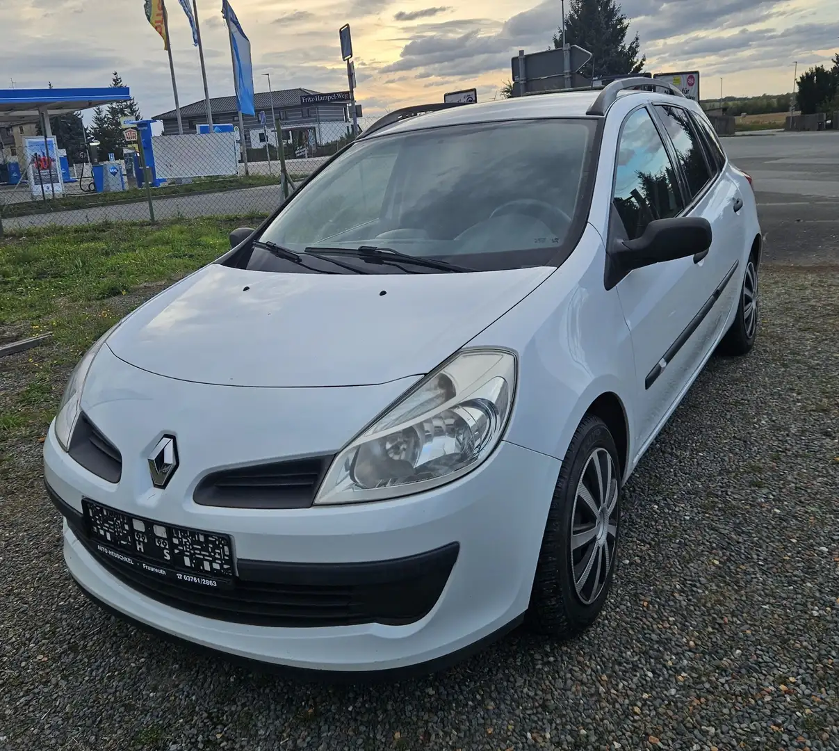 Renault Clio Authentique Weiß - 1