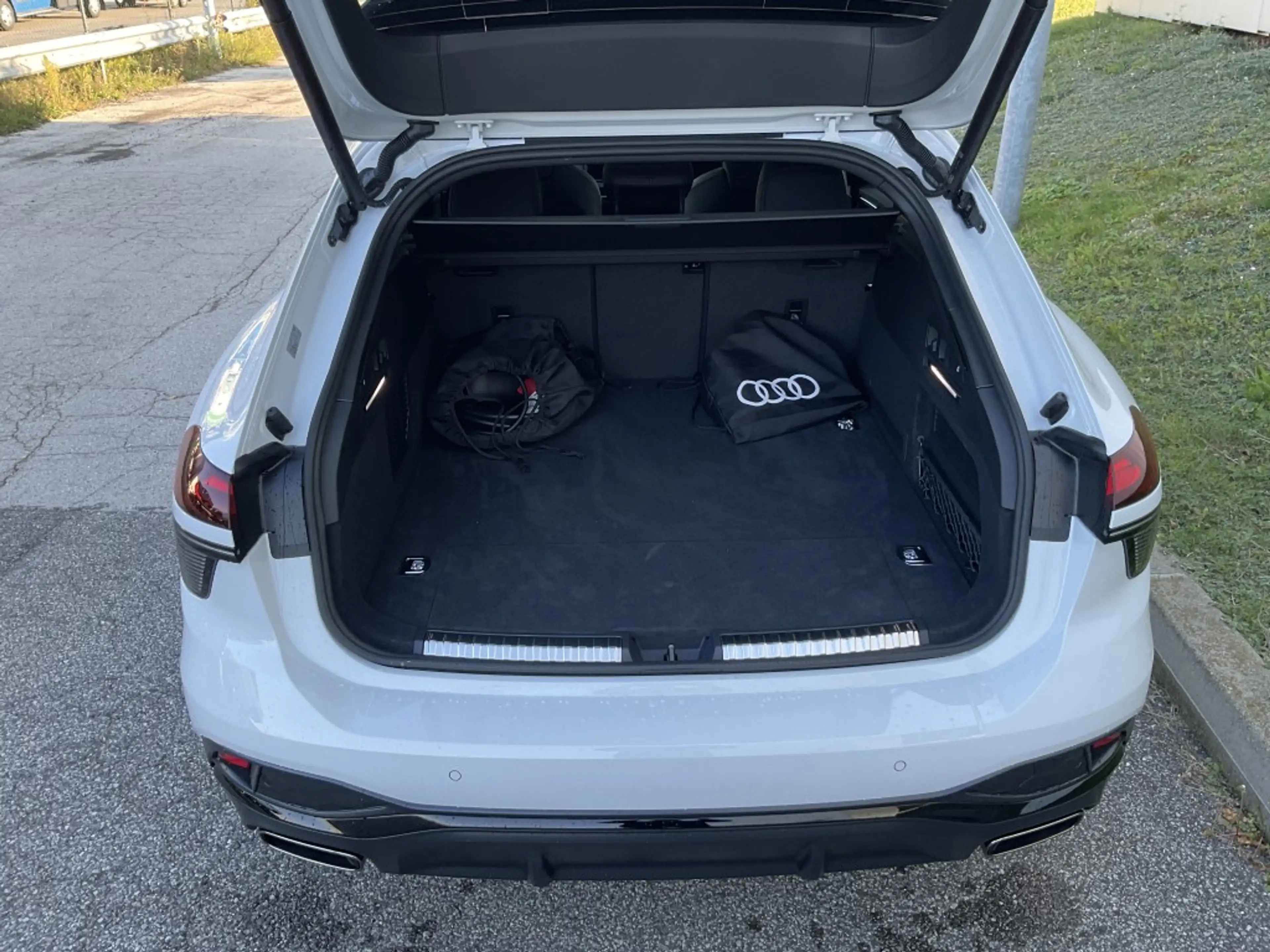 Audi A6 Avant e-hybrid quattro 270 kW — photo 12