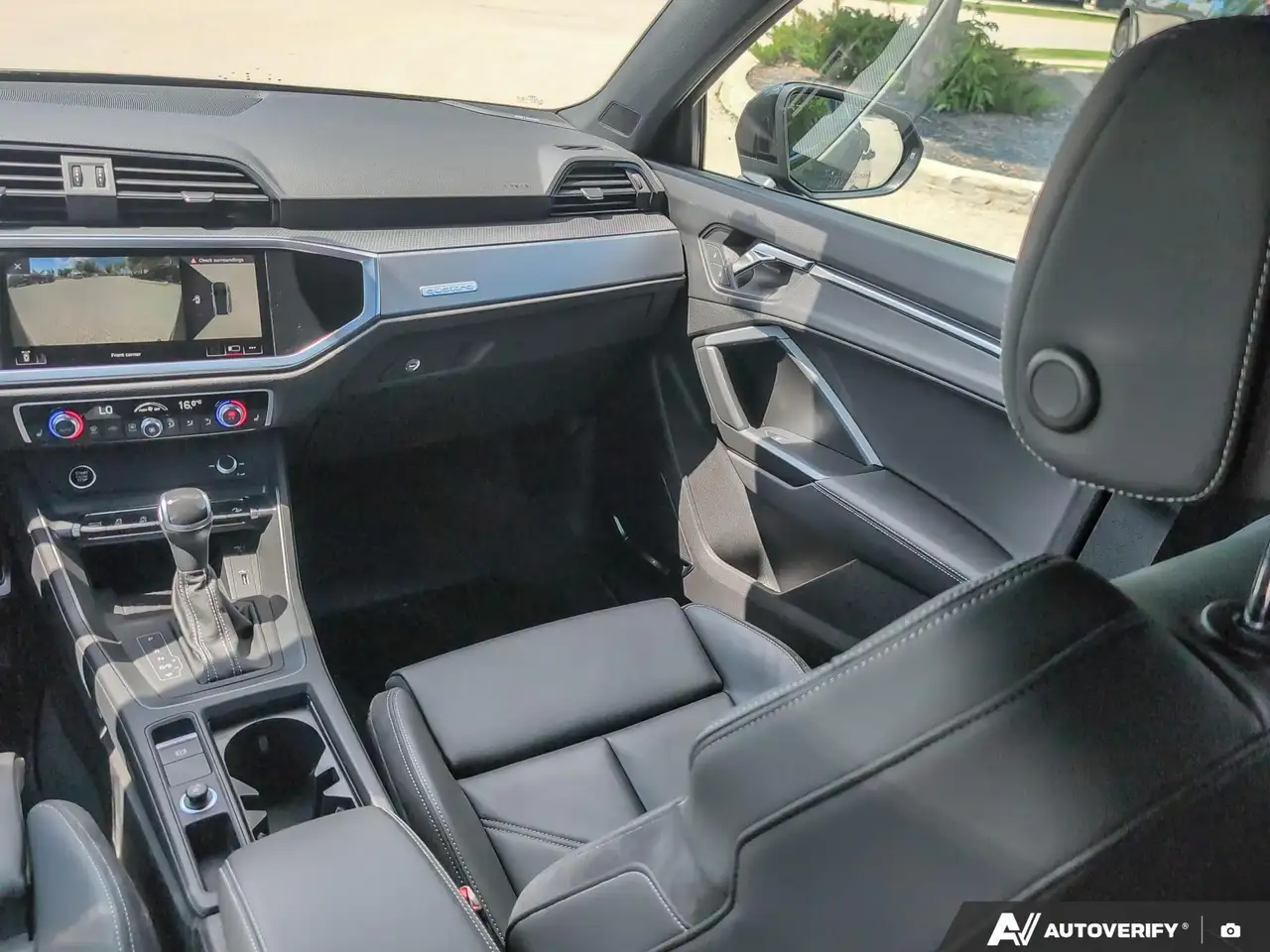 Audi Q3 photo Audi Q3