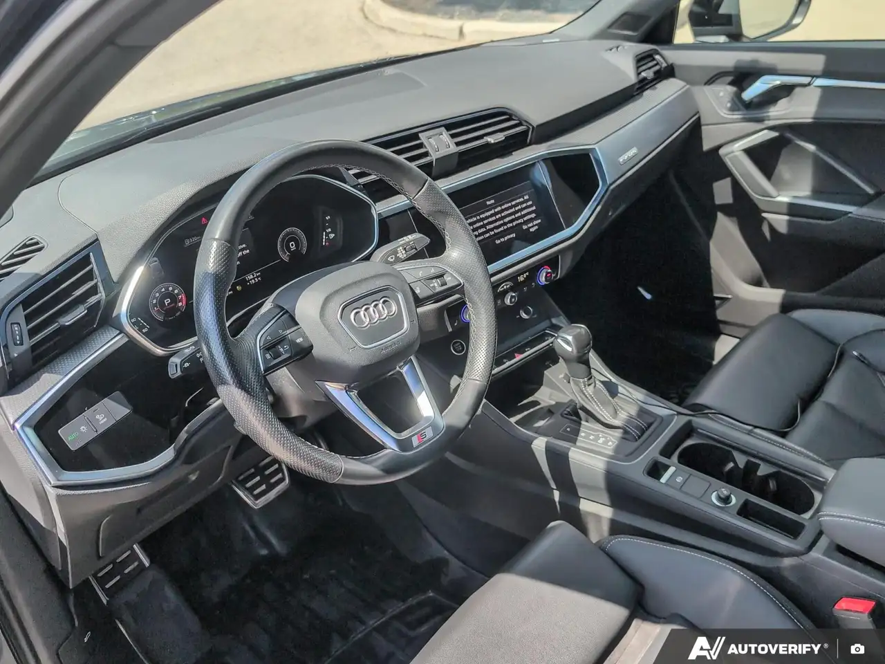 Audi Q3 photo Audi Q3