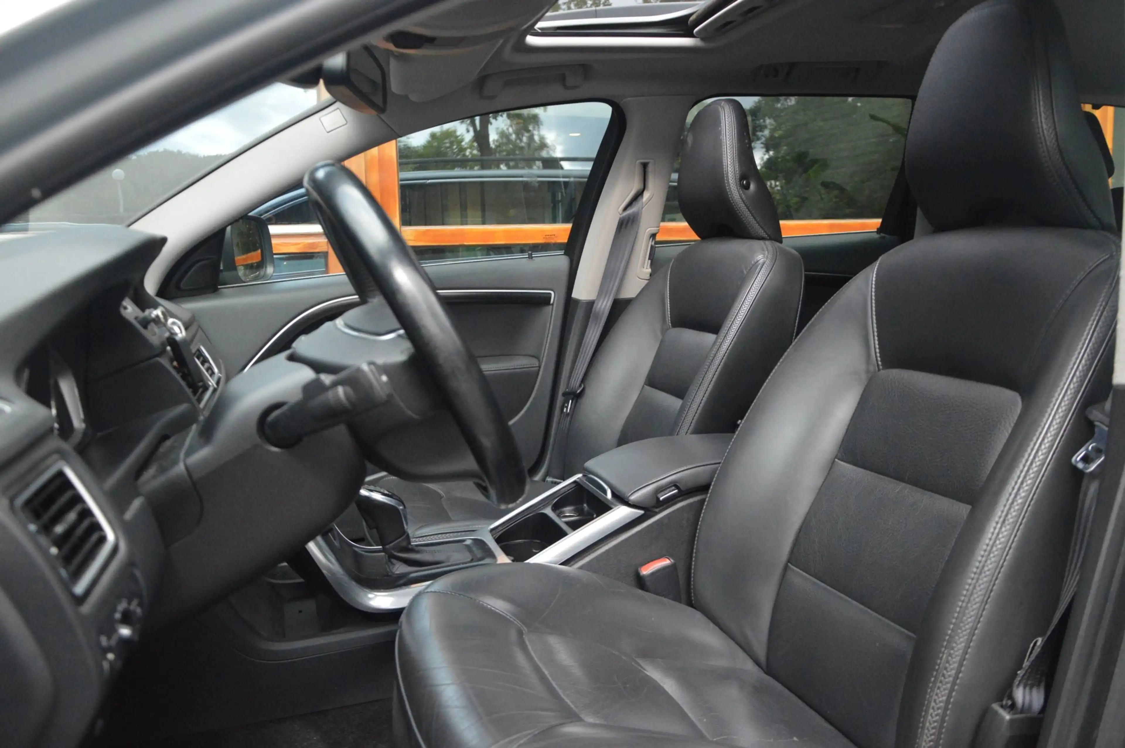Volvo XC70 2.4 D5 Nordic+ AWD | Panoramadak | Stoelverwarming — photo 3