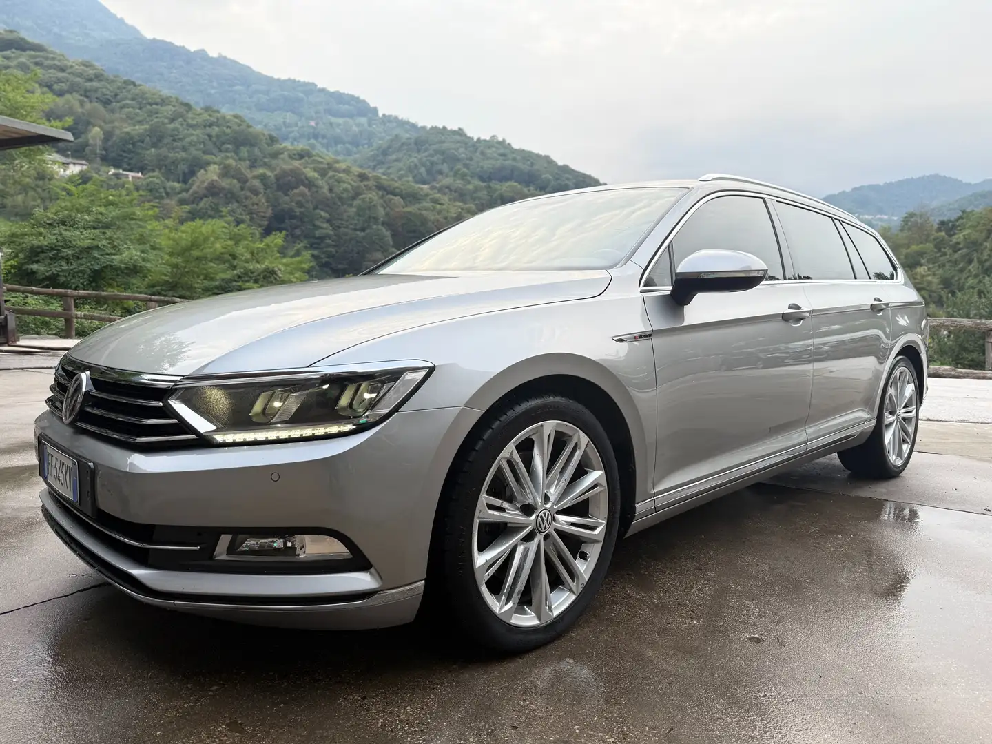 Volkswagen Passat Variant 2.0 bitdi High. 4motion 240cv dsg Gris - 1