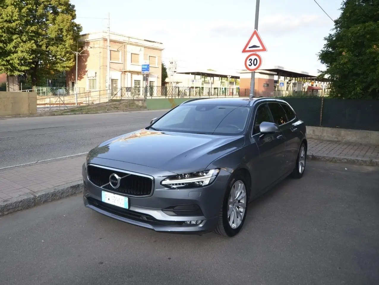 Volvo V90
