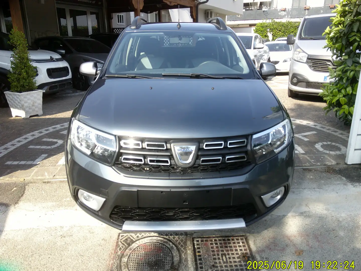 Dacia Sandero Sandero Stepway 0.9 tce turbo Techroad Gpl 90cv Grigio - 2