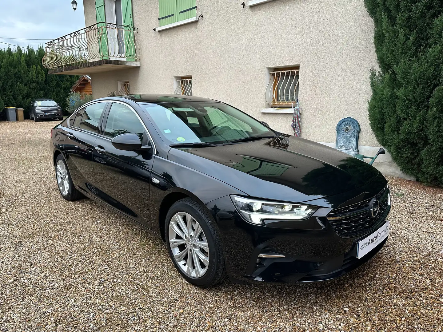 Opel Insignia 1.5 Diesel 122ch Elegance Business 2021 Zwart - 1