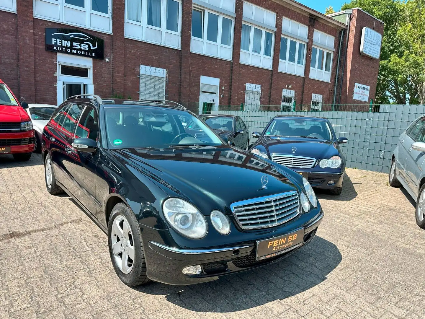 Mercedes-Benz E 320 T ELEGANCE,HU/AU 03/27 - 1