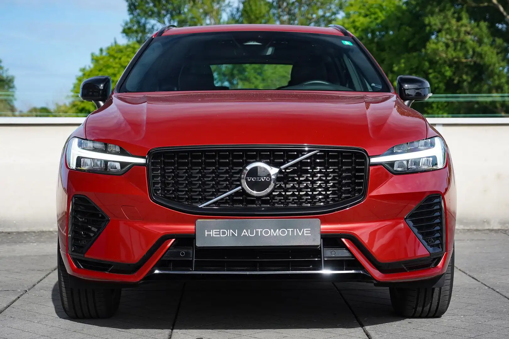 Volvo XC60 2.0 T6 Plug-in hybrid AWD R-Design Adaptieve Cruis Oranje - 2