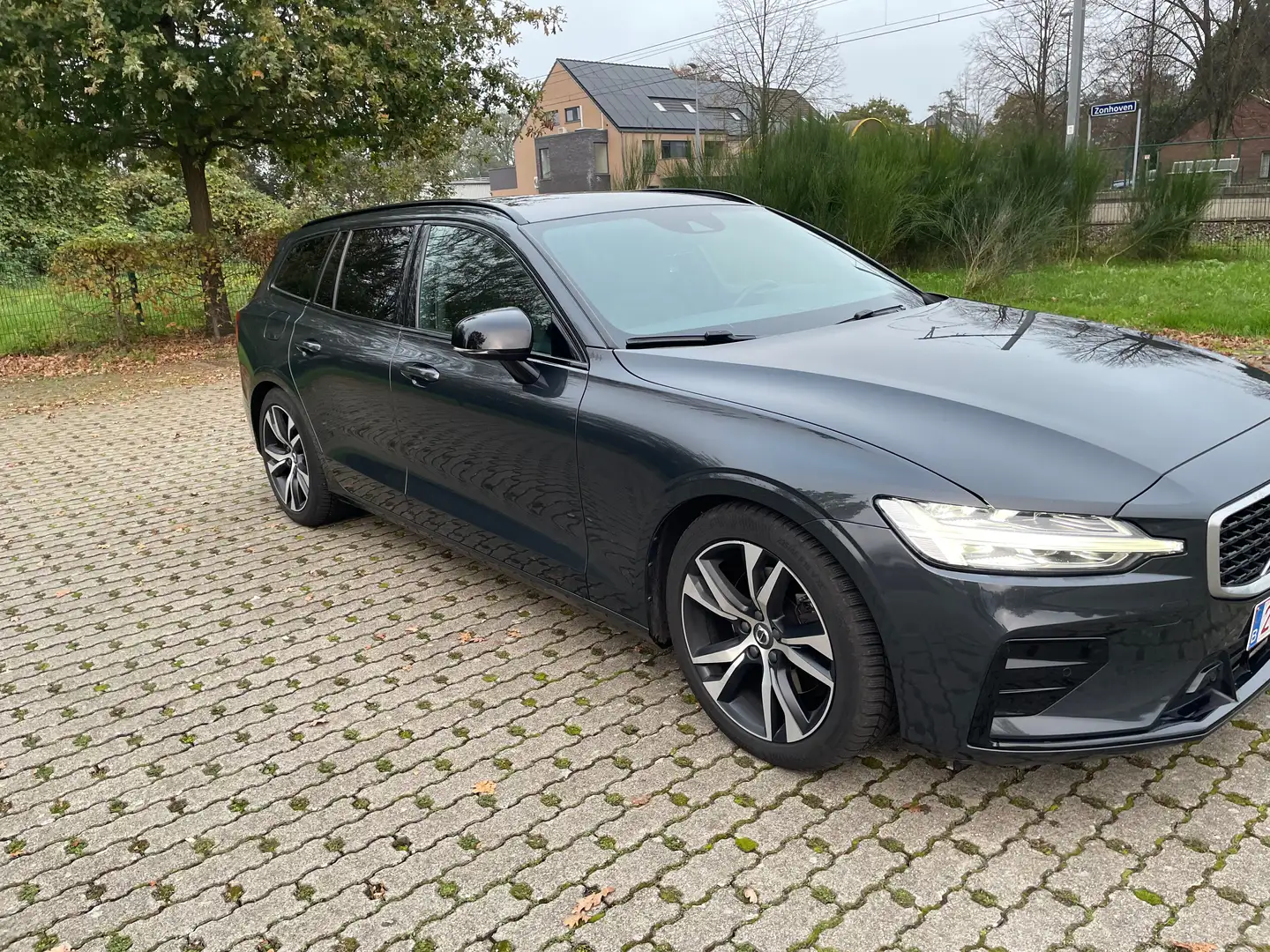 Volvo V60 T4 2.0 R-Design Gris - 2