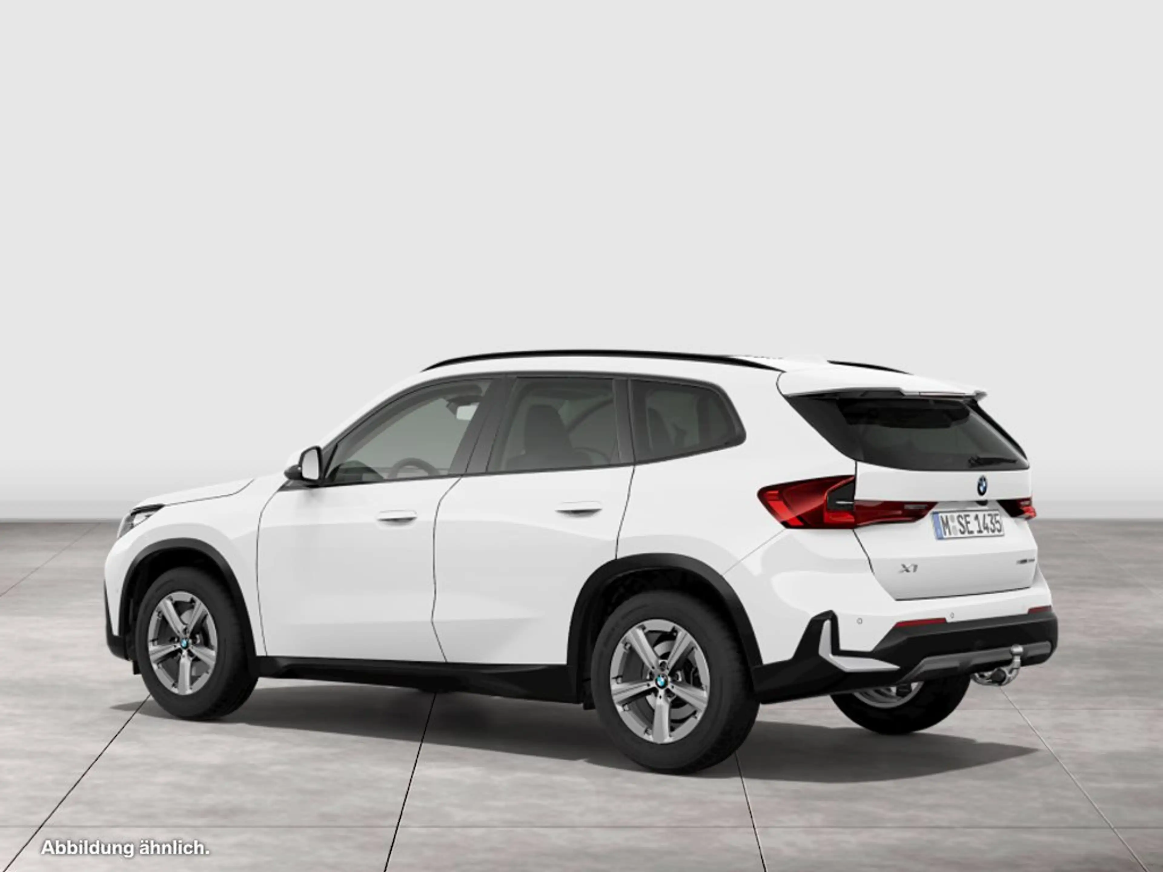 BMW X1 sDrive20d HUD PANO ACC AHK RFK NAVI LED DAB — photo 6