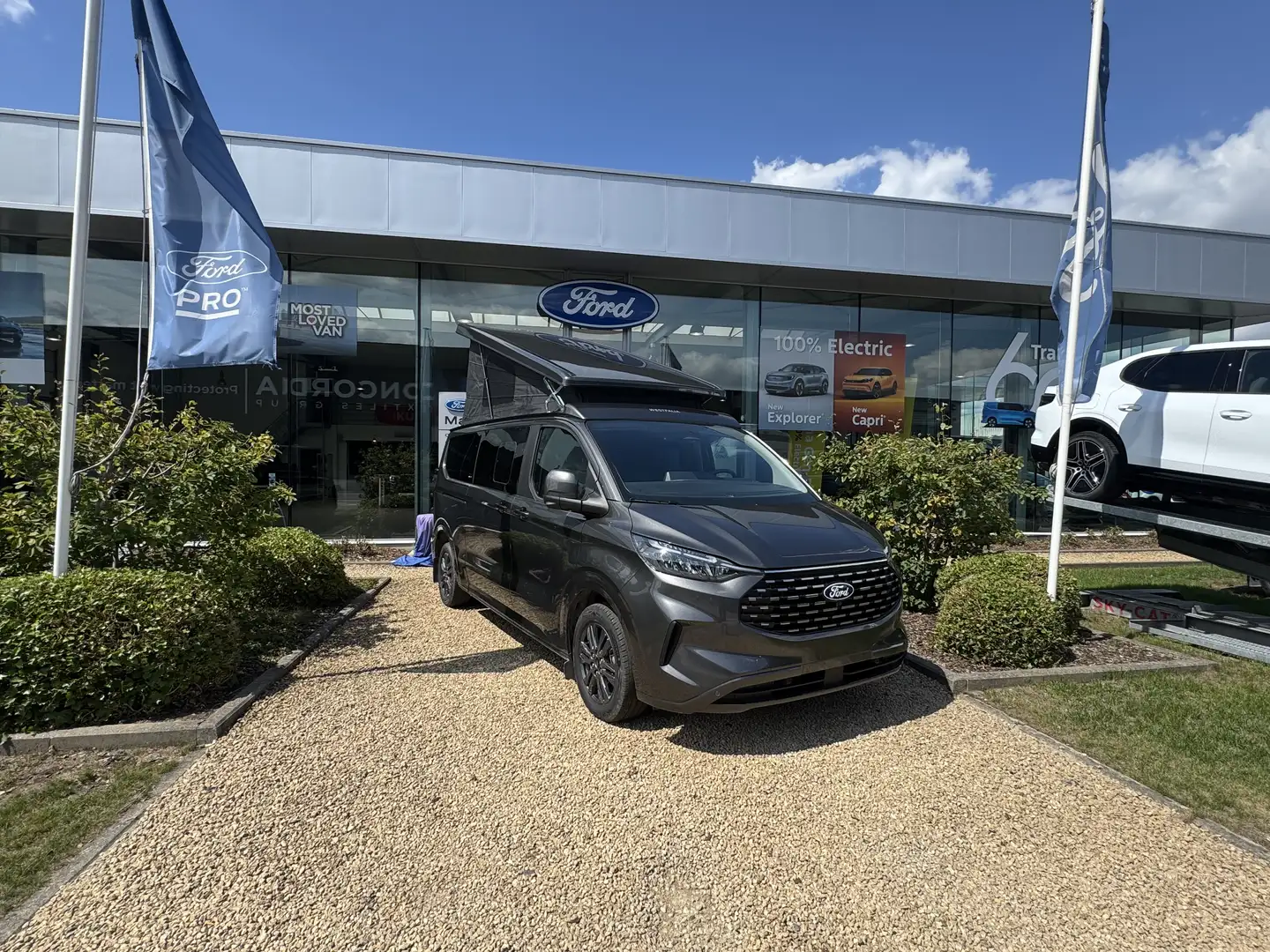 Ford Transit Custom Nugget Titanium 2.0L DSL 170Ps A8 Grau - 1