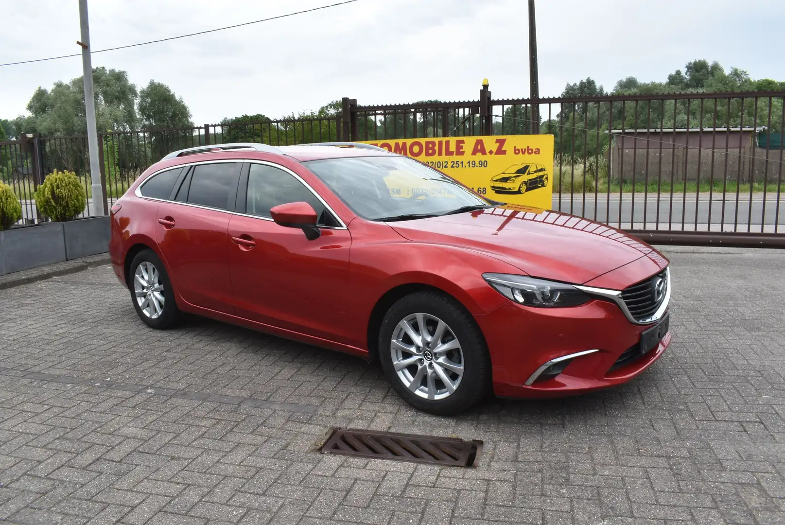 Mazda 6 2.2 D Skydrive Premium Edition **DESTOCKAGE B2B** Rood - 1
