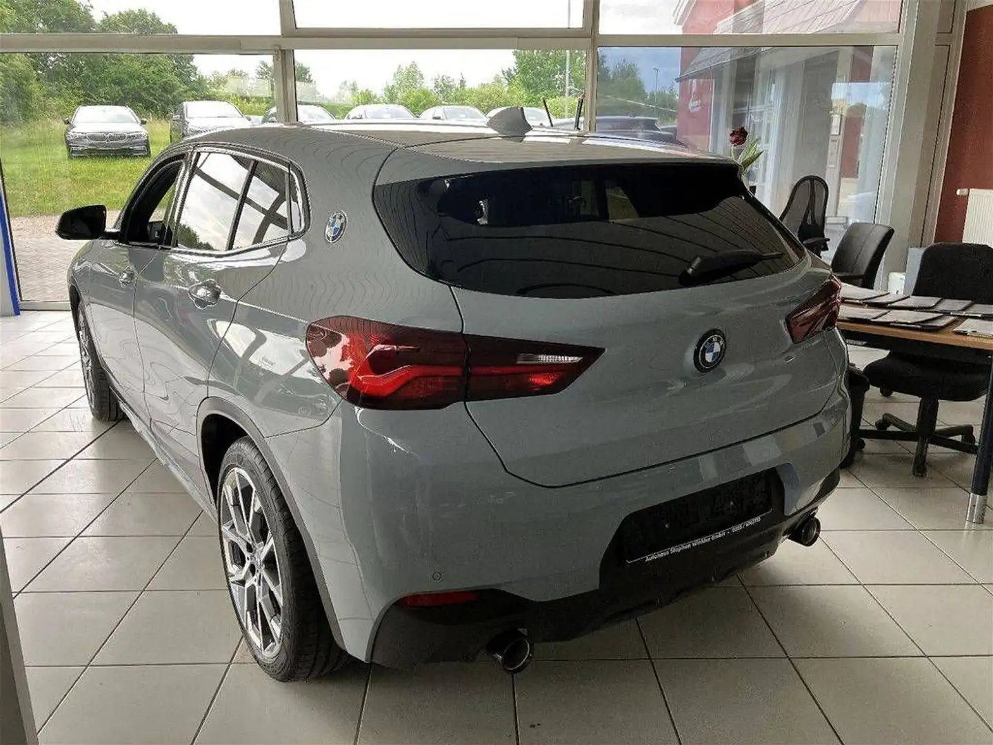 BMW X2 xDrive20iA Édition M-Sport X/Apple/HiFi/Navi%2B Gris - 2