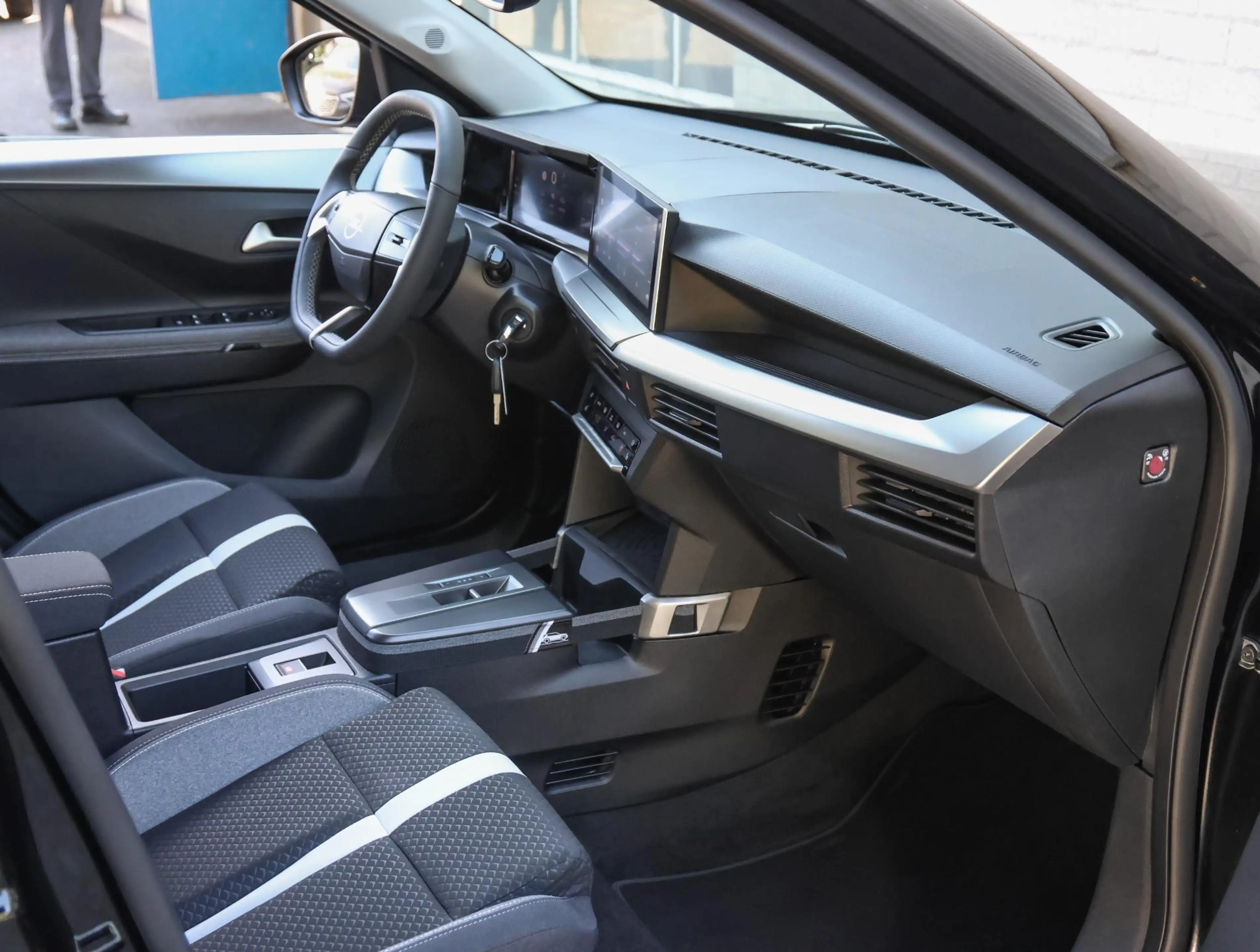 Opel Frontera Electric GS 54 kWh 113pk | Navigatie | Stoel- en s — photo 8