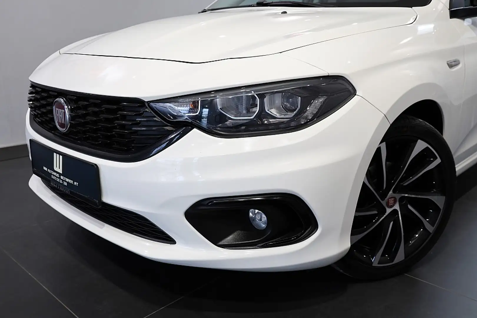 Fiat Tipo Hatchback 1,4 T-Jet 120 S-Design Weiß - 2