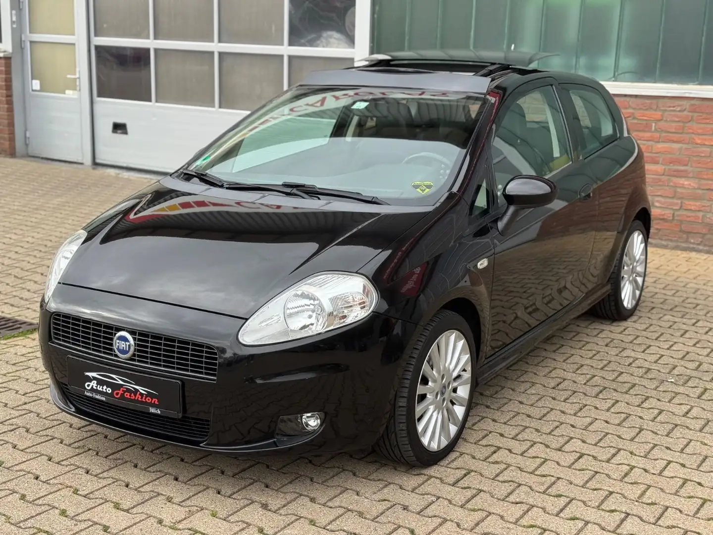 Fiat Grande Punto 1.4 16V Sport Panoramadach  1.Hand Schwarz - 1