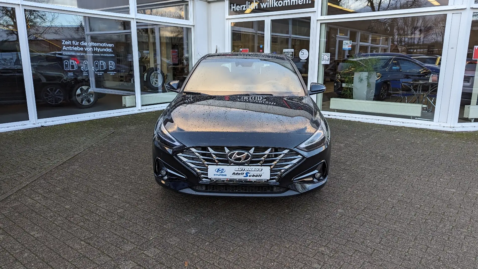 Hyundai i30 5-Türer 1.0 Benzin Turbo 7-DCT Connect & Go Schwarz - 2