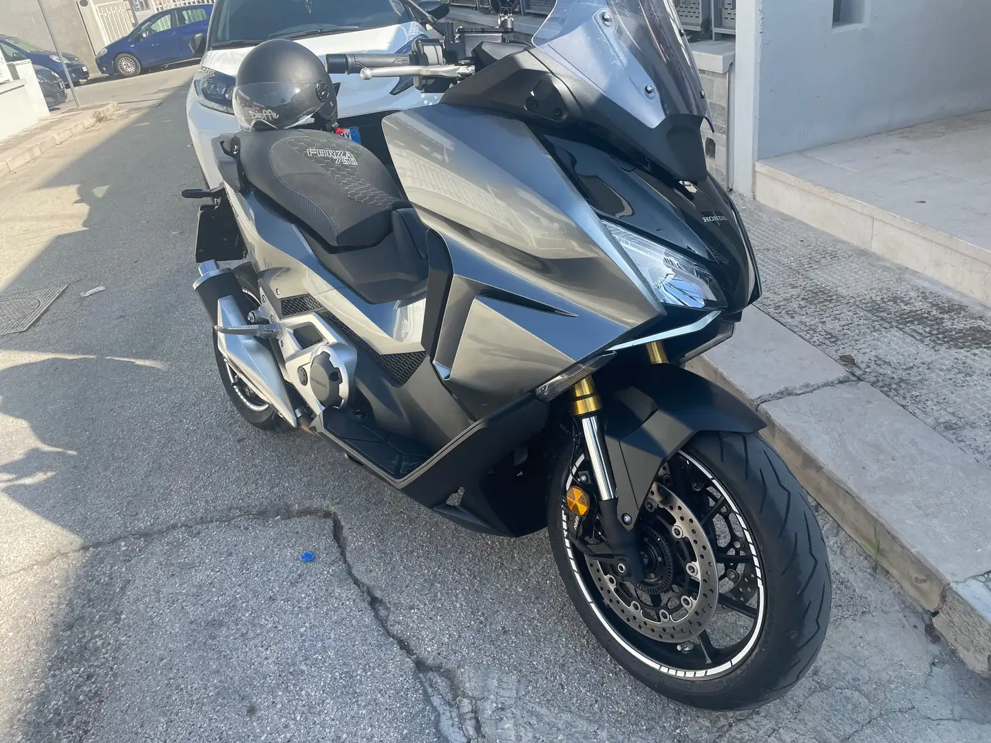 Honda Forza 750 Gris - 1