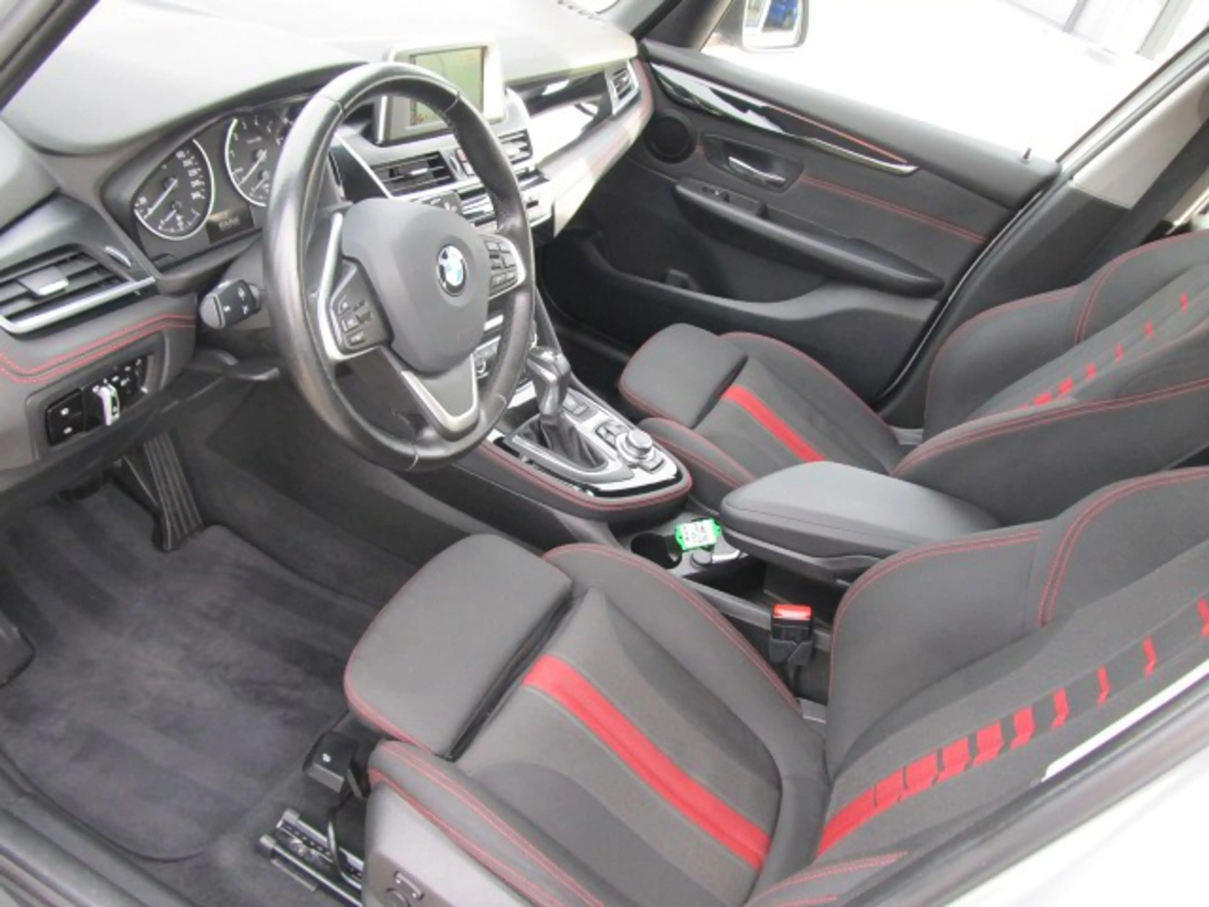 BMW 220 2-serie Active Tourer 220i Sport — photo 9