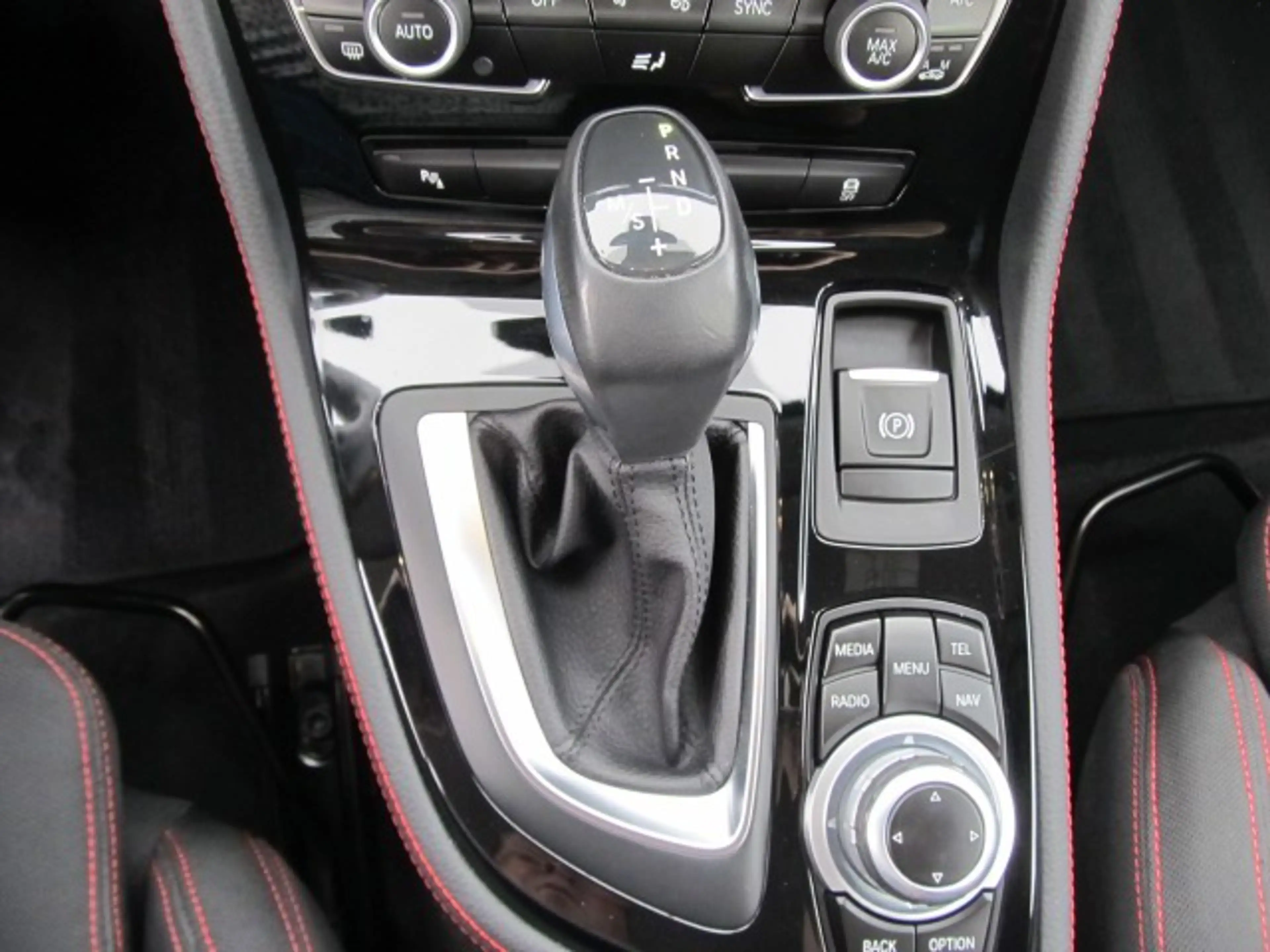 BMW 220 2-serie Active Tourer 220i Sport — photo 15