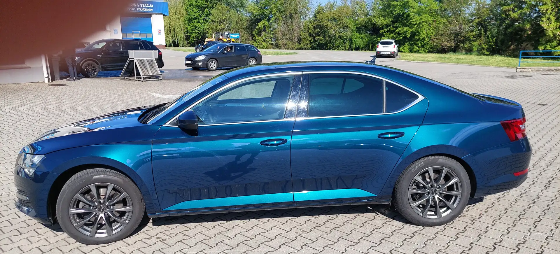 Skoda Superb 2,0 TDI Ambition DSG Blau - 2