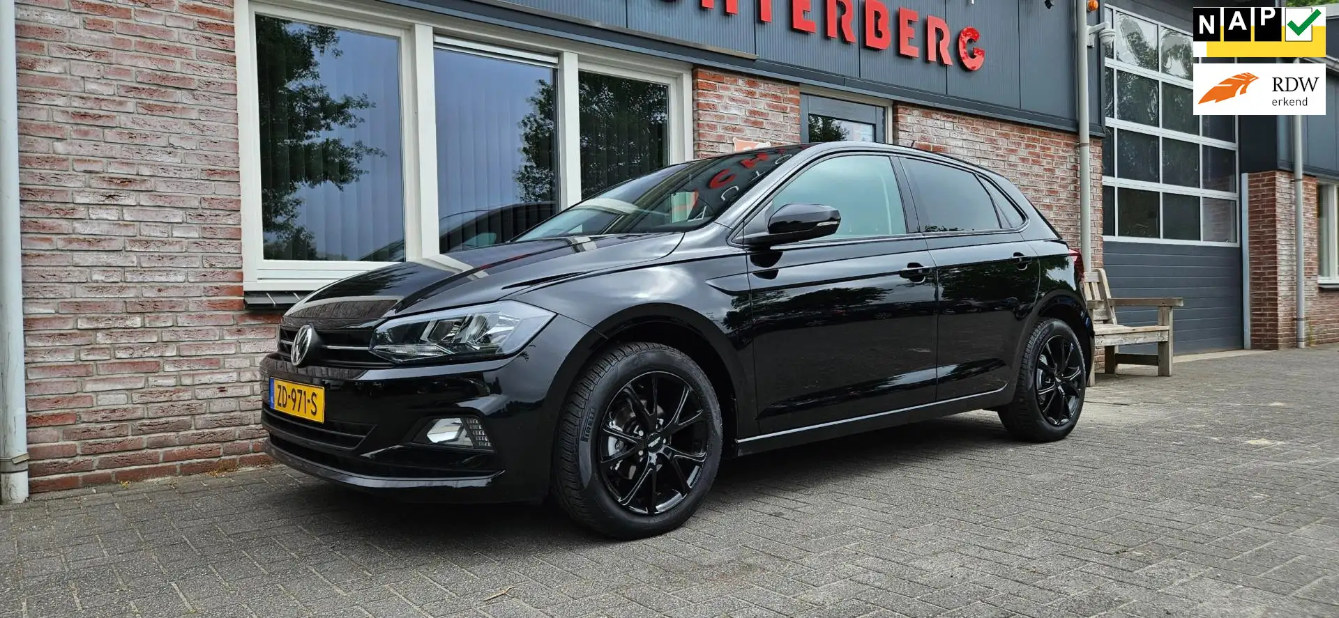 Volkswagen Polo 1.0 MPI Comfortline Carplay! Navigatie! NAP! Leuke Nero - 1