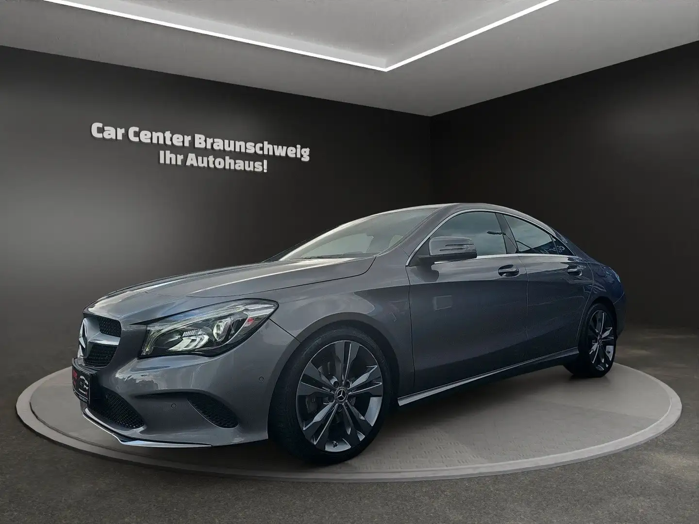 Mercedes-Benz CLA 220 CLA 200 d Urban+Vollausstattung Grau - 1