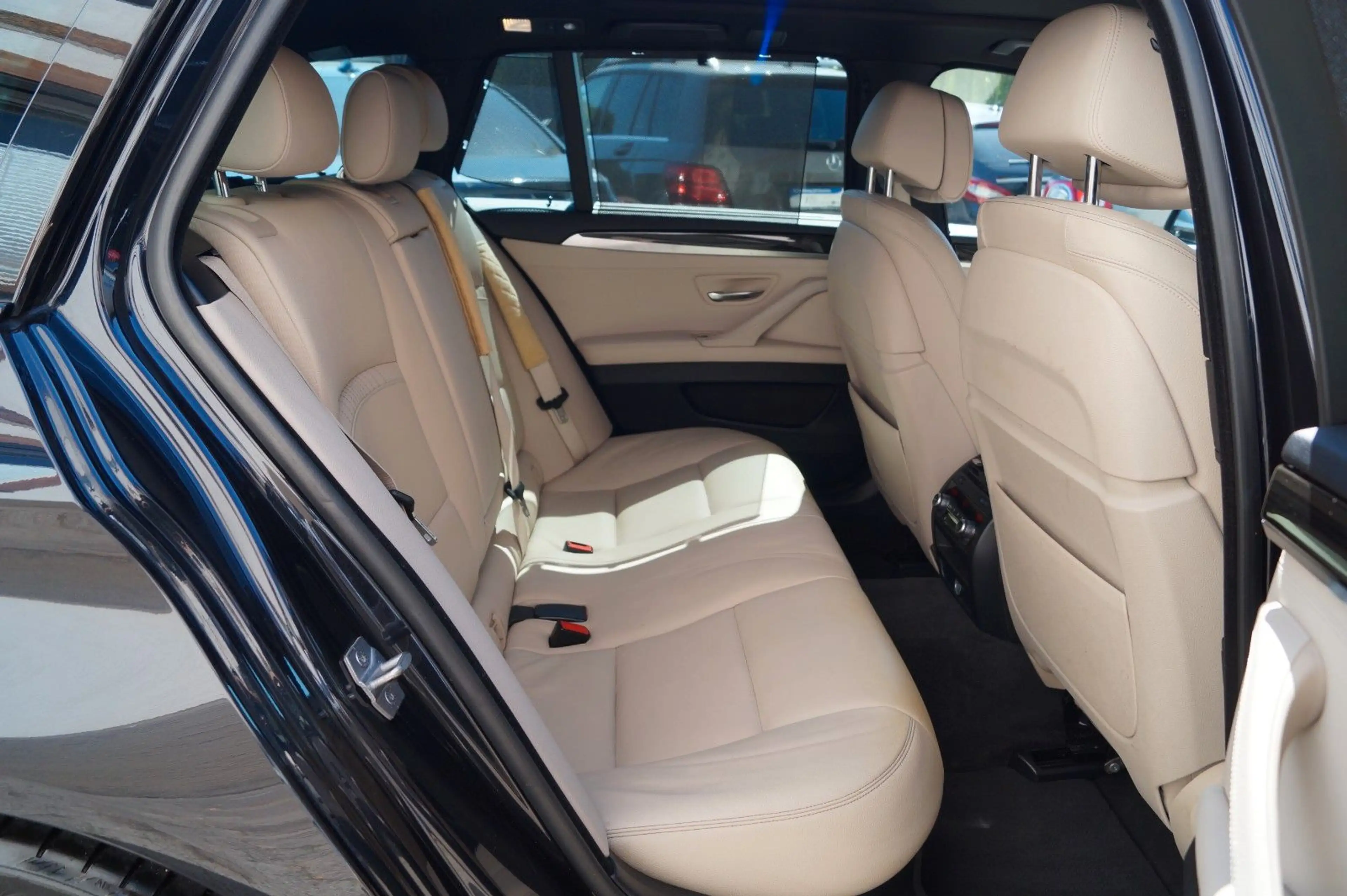 BMW 550 d Touring xDrive Sport-Automatik aus 2.Hand! — photo 24