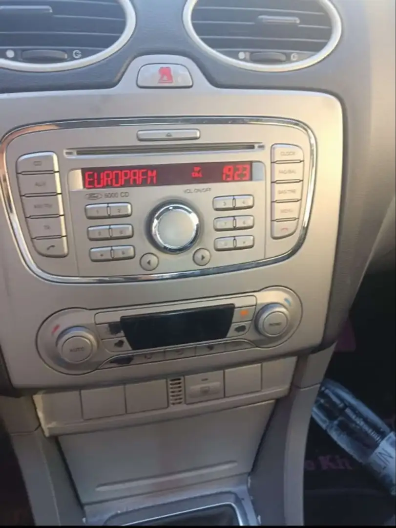 Ford Focus 1.8TDCi Titanium Negro - 2