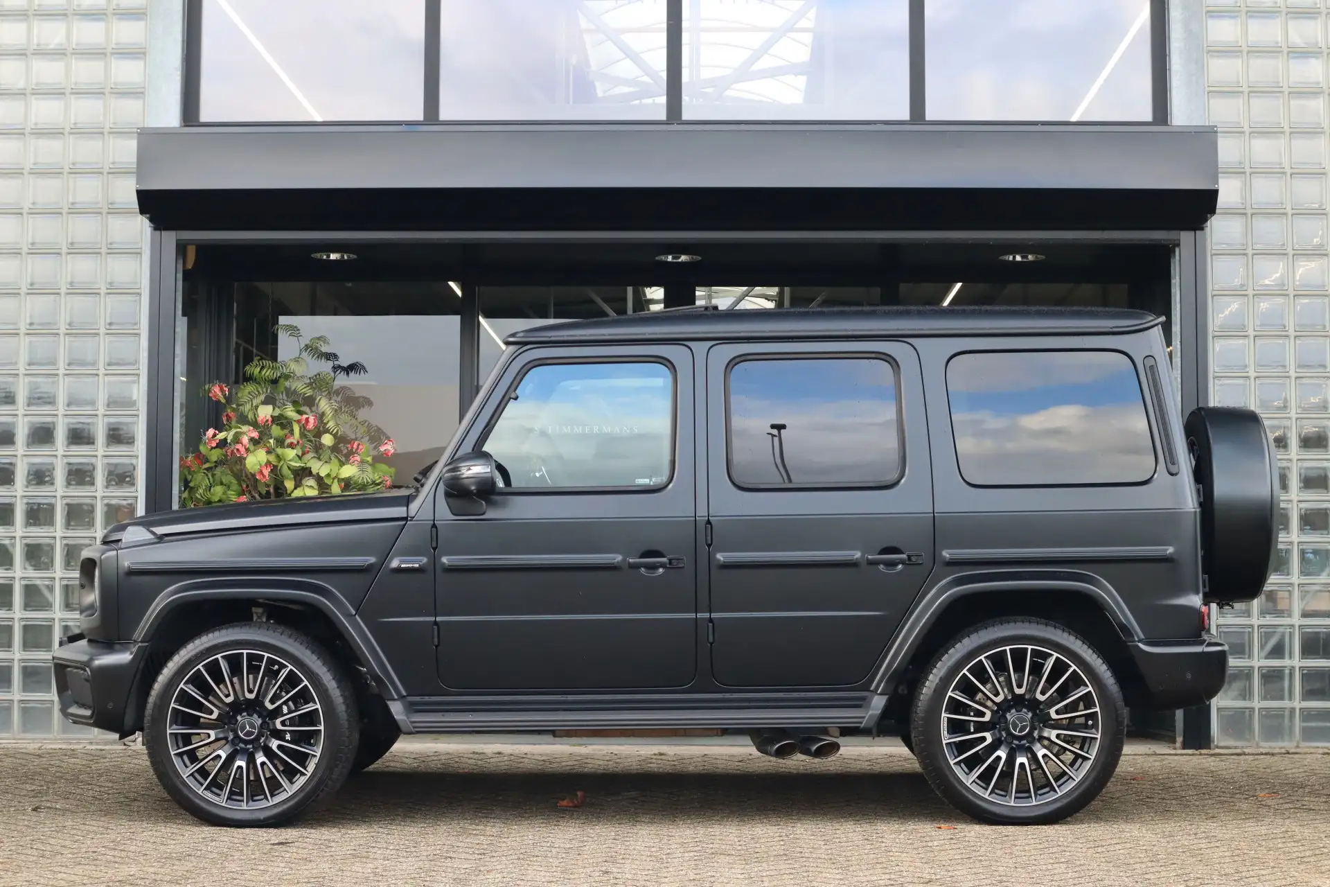 벤츠 G-Class G 63 AMG 2026 건메탈 사진 3
