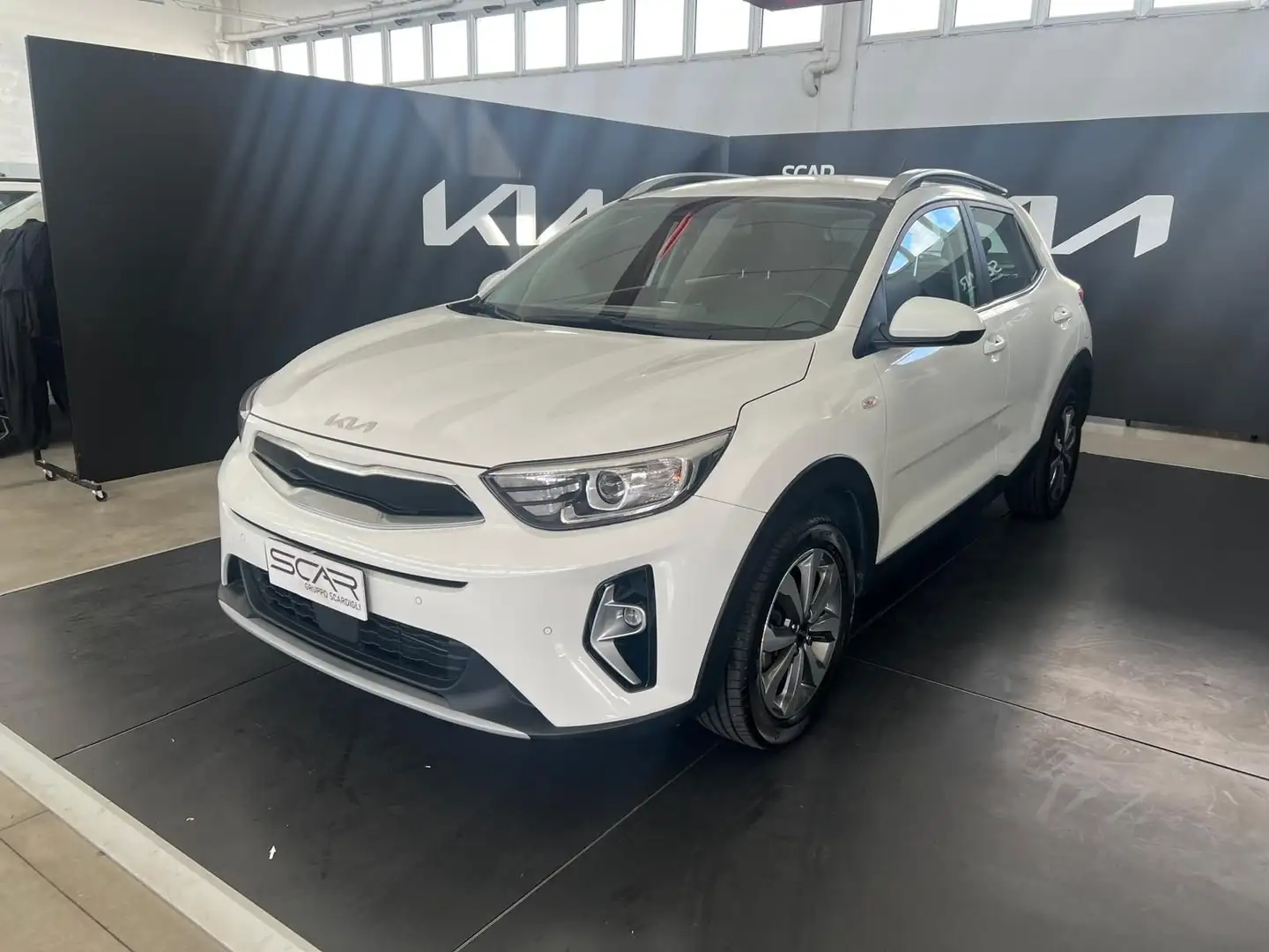 Kia Stonic 1.2 DPI Style Alb - 1