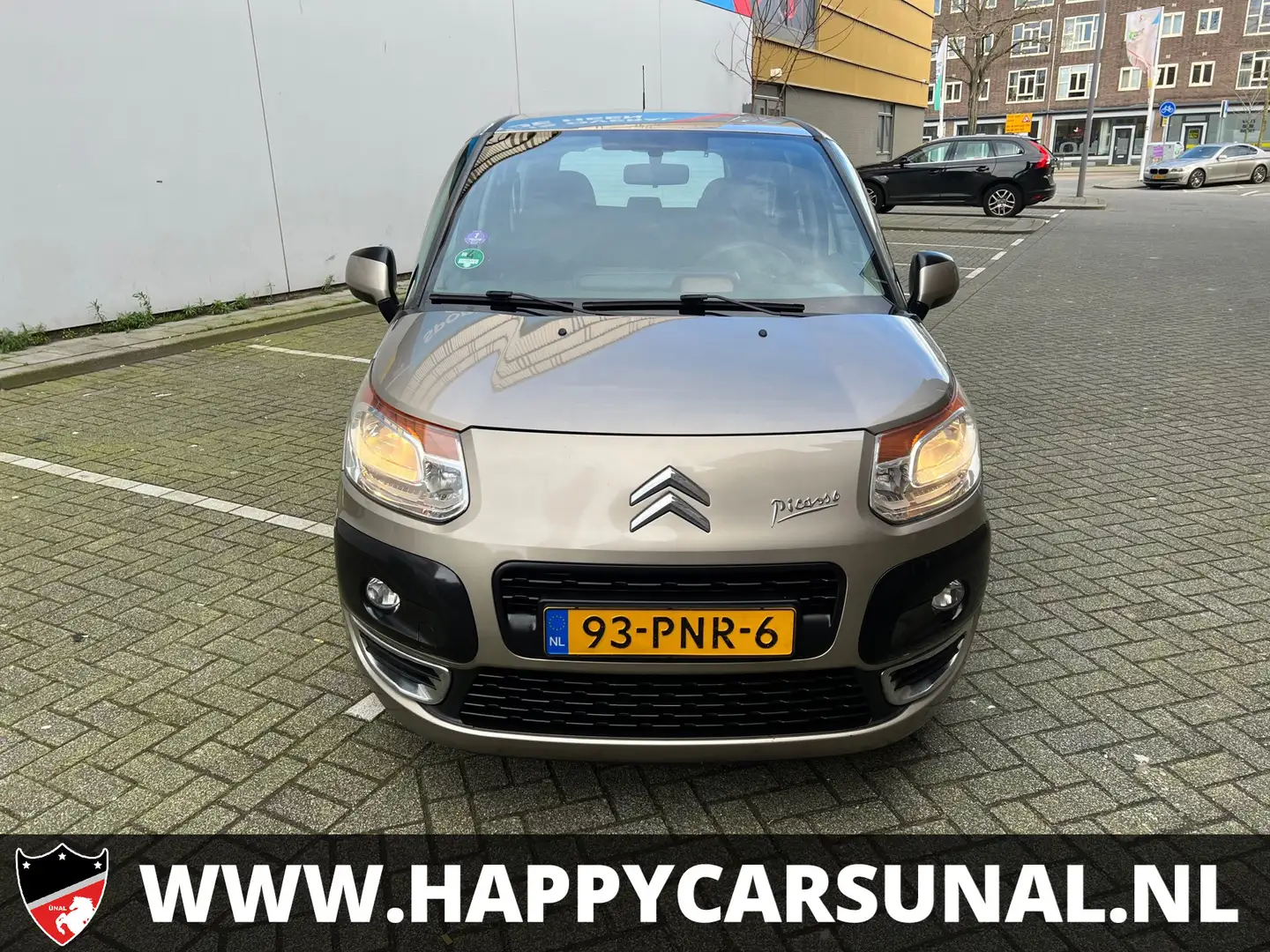 Citroen C3 Picasso 1.4 VTi Aura, AIRCO, CRUISE, Nieuwe APK Beige - 2